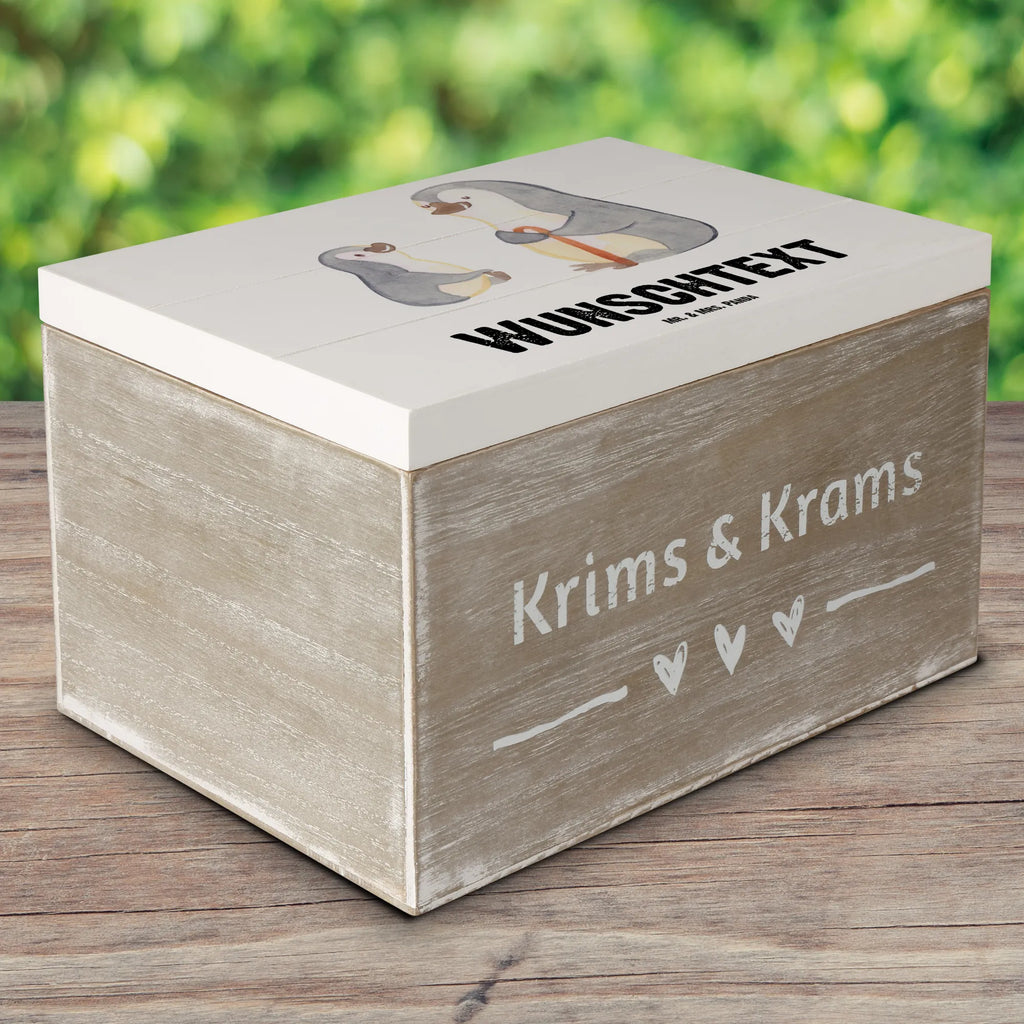 Personalisierte Holzkiste Pinguin Bester Großvater der Welt Holzkiste mit Namen, Kiste mit Namen, Schatzkiste mit Namen, Truhe mit Namen, Schatulle mit Namen, Erinnerungsbox mit Namen, Erinnerungskiste, mit Namen, Dekokiste mit Namen, Aufbewahrungsbox mit Namen, Holzkiste Personalisiert, Kiste Personalisiert, Schatzkiste Personalisiert, Truhe Personalisiert, Schatulle Personalisiert, Erinnerungsbox Personalisiert, Erinnerungskiste Personalisiert, Dekokiste Personalisiert, Aufbewahrungsbox Personalisiert, Geschenkbox personalisiert, GEschenkdose personalisiert, für, Dankeschön, Geschenk, Schenken, Geburtstag, Geburtstagsgeschenk, Geschenkidee, Danke, Bedanken, Mitbringsel, Freude machen, Geschenktipp, Großvater, Grossvater, Opa, Opi. Großpapa, Großeltern, enkel, Enkelin, Enkelkind, Kleinigkeit, Oppa, Oppi, Bester