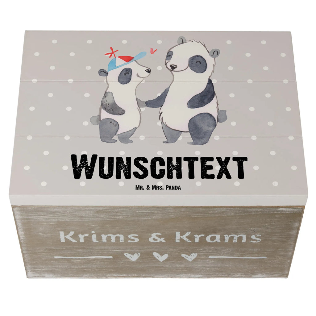 Personalisierte Holzkiste Panda Bester Vater der Welt Holzkiste mit Namen, Kiste mit Namen, Schatzkiste mit Namen, Truhe mit Namen, Schatulle mit Namen, Erinnerungsbox mit Namen, Erinnerungskiste, mit Namen, Dekokiste mit Namen, Aufbewahrungsbox mit Namen, Holzkiste Personalisiert, Kiste Personalisiert, Schatzkiste Personalisiert, Truhe Personalisiert, Schatulle Personalisiert, Erinnerungsbox Personalisiert, Erinnerungskiste Personalisiert, Dekokiste Personalisiert, Aufbewahrungsbox Personalisiert, Geschenkbox personalisiert, GEschenkdose personalisiert, für, Dankeschön, Geschenk, Schenken, Geburtstag, Geburtstagsgeschenk, Geschenkidee, Danke, Bedanken, Mitbringsel, Freude machen, Geschenktipp, Vater, Papa, Dad, Daddy, Paps, Papi, Vati, Eltern, Geschenk Vater, Mann, Familie, Bester, Kleinigkeit