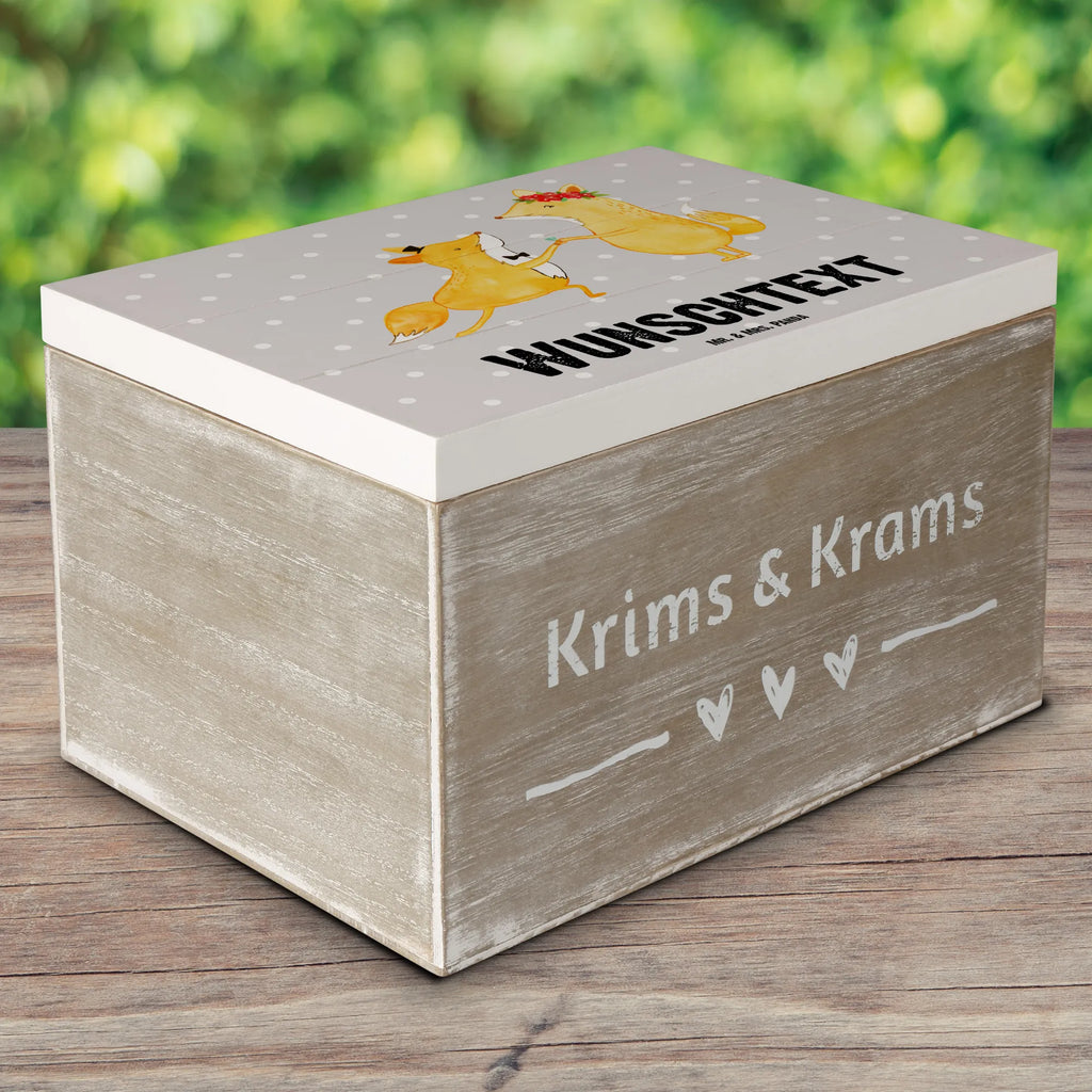 Personalisierte Holzkiste Fuchs Bester Verlobter der Welt Holzkiste mit Namen, Kiste mit Namen, Schatzkiste mit Namen, Truhe mit Namen, Schatulle mit Namen, Erinnerungsbox mit Namen, Erinnerungskiste, mit Namen, Dekokiste mit Namen, Aufbewahrungsbox mit Namen, Holzkiste Personalisiert, Kiste Personalisiert, Schatzkiste Personalisiert, Truhe Personalisiert, Schatulle Personalisiert, Erinnerungsbox Personalisiert, Erinnerungskiste Personalisiert, Dekokiste Personalisiert, Aufbewahrungsbox Personalisiert, Geschenkbox personalisiert, GEschenkdose personalisiert, für, Dankeschön, Geschenk, Schenken, Geburtstag, Geburtstagsgeschenk, Geschenkidee, Danke, Bedanken, Mitbringsel, Freude machen, Geschenktipp, Verlobter, Verloben, Verlobung, Traummann, Mann, Freund, Ehemann, Zukünftiger, Hochzeit, Ehe