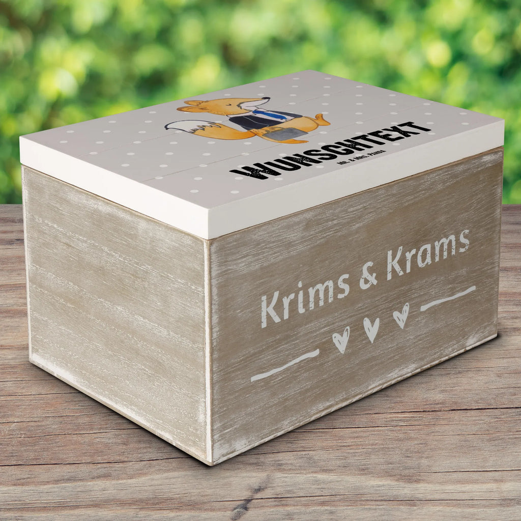 Personalisierte Holzkiste Fuchs Bester Kollege der Welt Holzkiste mit Namen, Kiste mit Namen, Schatzkiste mit Namen, Truhe mit Namen, Schatulle mit Namen, Erinnerungsbox mit Namen, Erinnerungskiste, mit Namen, Dekokiste mit Namen, Aufbewahrungsbox mit Namen, Holzkiste Personalisiert, Kiste Personalisiert, Schatzkiste Personalisiert, Truhe Personalisiert, Schatulle Personalisiert, Erinnerungsbox Personalisiert, Erinnerungskiste Personalisiert, Dekokiste Personalisiert, Aufbewahrungsbox Personalisiert, Geschenkbox personalisiert, GEschenkdose personalisiert, für, Dankeschön, Geschenk, Schenken, Geburtstag, Geburtstagsgeschenk, Geschenkidee, Danke, Bedanken, Mitbringsel, Freude machen, Geschenktipp, Arbeitskollege, Kollege, Büro, Abschiedsgeschenk, Ruhestand, Arbeit, Mitarbeiter, Berufsgenosse, Beruf