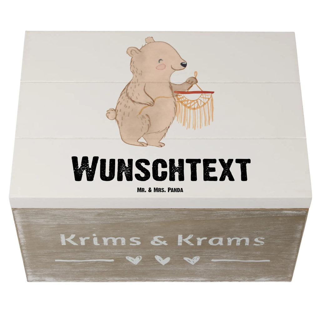 Personalisierte Holzkiste Bär Makramee Holzkiste mit Namen, Kiste mit Namen, Schatzkiste mit Namen, Truhe mit Namen, Schatulle mit Namen, Erinnerungsbox mit Namen, Erinnerungskiste, mit Namen, Dekokiste mit Namen, Aufbewahrungsbox mit Namen, Holzkiste Personalisiert, Kiste Personalisiert, Schatzkiste Personalisiert, Truhe Personalisiert, Schatulle Personalisiert, Erinnerungsbox Personalisiert, Erinnerungskiste Personalisiert, Dekokiste Personalisiert, Aufbewahrungsbox Personalisiert, Geschenkbox personalisiert, GEschenkdose personalisiert, Geschenk, Sport, Sportart, Hobby, Schenken, Danke, Dankeschön, Auszeichnung, Gewinn, Sportler, Makramee, Basteln, Basteln mit Makramee