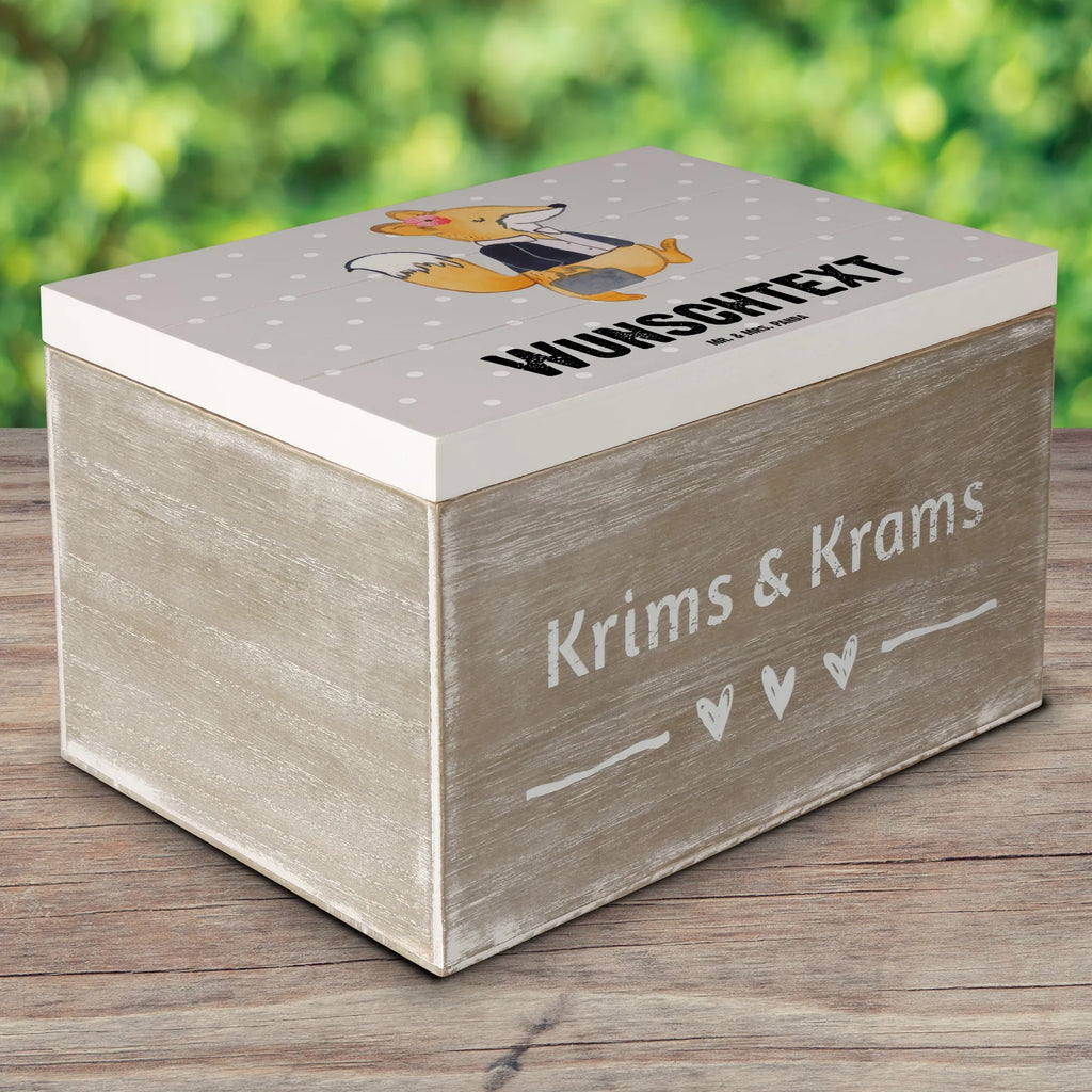 Personalisierte Holzkiste Anwältin Herz Holzkiste mit Namen, Kiste mit Namen, Schatzkiste mit Namen, Truhe mit Namen, Schatulle mit Namen, Erinnerungsbox mit Namen, Erinnerungskiste, mit Namen, Dekokiste mit Namen, Aufbewahrungsbox mit Namen, Holzkiste Personalisiert, Kiste Personalisiert, Schatzkiste Personalisiert, Truhe Personalisiert, Schatulle Personalisiert, Erinnerungsbox Personalisiert, Erinnerungskiste Personalisiert, Dekokiste Personalisiert, Aufbewahrungsbox Personalisiert, Geschenkbox personalisiert, GEschenkdose personalisiert, Beruf, Ausbildung, Jubiläum, Abschied, Rente, Kollege, Kollegin, Geschenk, Schenken, Arbeitskollege, Mitarbeiter, Firma, Danke, Dankeschön, Anwältin, Juristin, Jurastudentin, Staatsexamen, Anwaltskanzlei