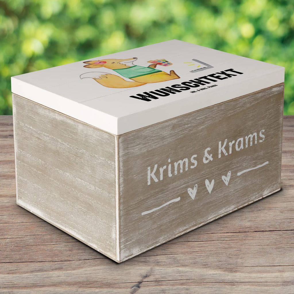 Personalisierte Holzkiste Grafikerin Herz Holzkiste mit Namen, Kiste mit Namen, Schatzkiste mit Namen, Truhe mit Namen, Schatulle mit Namen, Erinnerungsbox mit Namen, Erinnerungskiste, mit Namen, Dekokiste mit Namen, Aufbewahrungsbox mit Namen, Holzkiste Personalisiert, Kiste Personalisiert, Schatzkiste Personalisiert, Truhe Personalisiert, Schatulle Personalisiert, Erinnerungsbox Personalisiert, Erinnerungskiste Personalisiert, Dekokiste Personalisiert, Aufbewahrungsbox Personalisiert, Geschenkbox personalisiert, GEschenkdose personalisiert, Beruf, Ausbildung, Jubiläum, Abschied, Rente, Kollege, Kollegin, Geschenk, Schenken, Arbeitskollege, Mitarbeiter, Firma, Danke, Dankeschön, Grafikerin, Designer, Mediengestalter, Grafikdesignerin