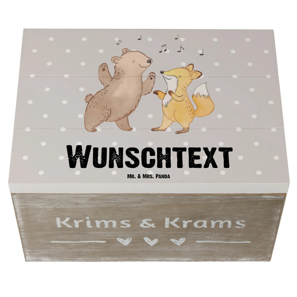 Personalisierte Holzkiste Bär & Fuchs Disco Holzkiste mit Namen, Kiste mit Namen, Schatzkiste mit Namen, Truhe mit Namen, Schatulle mit Namen, Erinnerungsbox mit Namen, Erinnerungskiste, mit Namen, Dekokiste mit Namen, Aufbewahrungsbox mit Namen, Holzkiste Personalisiert, Kiste Personalisiert, Schatzkiste Personalisiert, Truhe Personalisiert, Schatulle Personalisiert, Erinnerungsbox Personalisiert, Erinnerungskiste Personalisiert, Dekokiste Personalisiert, Aufbewahrungsbox Personalisiert, Geschenkbox personalisiert, GEschenkdose personalisiert, Geschenk, Sport, Sportart, Hobby, Schenken, Danke, Dankeschön, Auszeichnung, Gewinn, Sportler, Disco, Clubs, Tanzen, Feiern, Clubbing, Tanzstimmung, Nachtclub