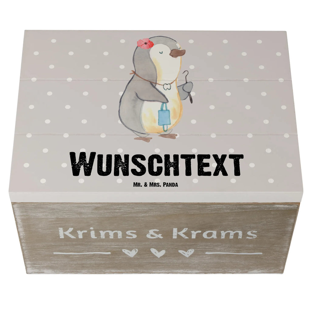 Personalisierte Holzkiste Zahnärztin Herz Holzkiste mit Namen, Kiste mit Namen, Schatzkiste mit Namen, Truhe mit Namen, Schatulle mit Namen, Erinnerungsbox mit Namen, Erinnerungskiste, mit Namen, Dekokiste mit Namen, Aufbewahrungsbox mit Namen, Holzkiste Personalisiert, Kiste Personalisiert, Schatzkiste Personalisiert, Truhe Personalisiert, Schatulle Personalisiert, Erinnerungsbox Personalisiert, Erinnerungskiste Personalisiert, Dekokiste Personalisiert, Aufbewahrungsbox Personalisiert, Geschenkbox personalisiert, GEschenkdose personalisiert, Beruf, Ausbildung, Jubiläum, Abschied, Rente, Kollege, Kollegin, Geschenk, Schenken, Arbeitskollege, Mitarbeiter, Firma, Danke, Dankeschön