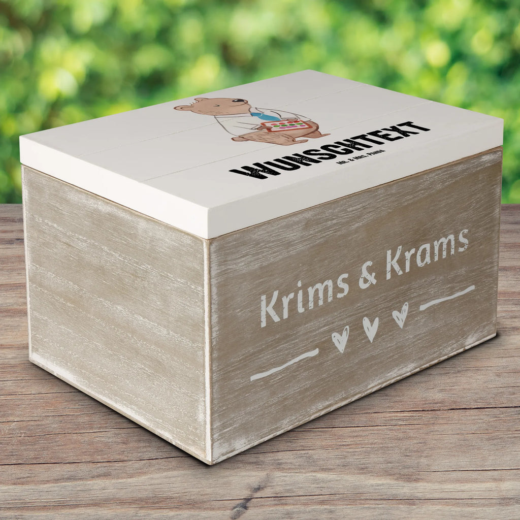 Personalisierte Holzkiste Bürokaufmann Herz Holzkiste mit Namen, Kiste mit Namen, Schatzkiste mit Namen, Truhe mit Namen, Schatulle mit Namen, Erinnerungsbox mit Namen, Erinnerungskiste, mit Namen, Dekokiste mit Namen, Aufbewahrungsbox mit Namen, Holzkiste Personalisiert, Kiste Personalisiert, Schatzkiste Personalisiert, Truhe Personalisiert, Schatulle Personalisiert, Erinnerungsbox Personalisiert, Erinnerungskiste Personalisiert, Dekokiste Personalisiert, Aufbewahrungsbox Personalisiert, Geschenkbox personalisiert, GEschenkdose personalisiert, Beruf, Ausbildung, Jubiläum, Abschied, Rente, Kollege, Kollegin, Geschenk, Schenken, Arbeitskollege, Mitarbeiter, Firma, Danke, Dankeschön, Bürokaufmann, Kaufmann für Büromanagement