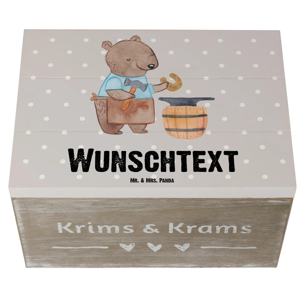 Personalisierte Holzkiste Schmied mit Herz Holzkiste mit Namen, Kiste mit Namen, Schatzkiste mit Namen, Truhe mit Namen, Schatulle mit Namen, Erinnerungsbox mit Namen, Erinnerungskiste, mit Namen, Dekokiste mit Namen, Aufbewahrungsbox mit Namen, Holzkiste Personalisiert, Kiste Personalisiert, Schatzkiste Personalisiert, Truhe Personalisiert, Schatulle Personalisiert, Erinnerungsbox Personalisiert, Erinnerungskiste Personalisiert, Dekokiste Personalisiert, Aufbewahrungsbox Personalisiert, Geschenkbox personalisiert, GEschenkdose personalisiert, Beruf, Ausbildung, Jubiläum, Abschied, Rente, Kollege, Kollegin, Geschenk, Schenken, Arbeitskollege, Mitarbeiter, Firma, Danke, Dankeschön