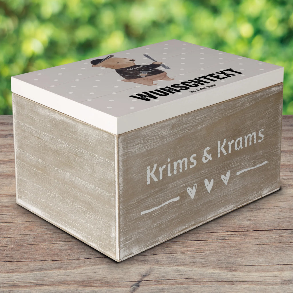 Personalisierte Holzkiste Security Mitarbeiter mit Herz Holzkiste mit Namen, Kiste mit Namen, Schatzkiste mit Namen, Truhe mit Namen, Schatulle mit Namen, Erinnerungsbox mit Namen, Erinnerungskiste, mit Namen, Dekokiste mit Namen, Aufbewahrungsbox mit Namen, Holzkiste Personalisiert, Kiste Personalisiert, Schatzkiste Personalisiert, Truhe Personalisiert, Schatulle Personalisiert, Erinnerungsbox Personalisiert, Erinnerungskiste Personalisiert, Dekokiste Personalisiert, Aufbewahrungsbox Personalisiert, Geschenkbox personalisiert, GEschenkdose personalisiert, Beruf, Ausbildung, Jubiläum, Abschied, Rente, Kollege, Kollegin, Geschenk, Schenken, Arbeitskollege, Mitarbeiter, Firma, Danke, Dankeschön