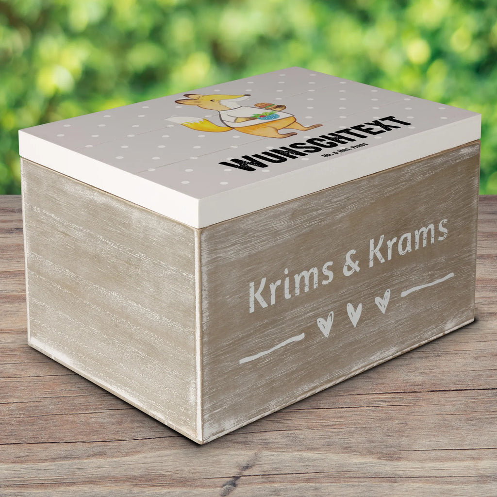 Personalisierte Holzkiste Systemgastronom mit Herz Holzkiste mit Namen, Kiste mit Namen, Schatzkiste mit Namen, Truhe mit Namen, Schatulle mit Namen, Erinnerungsbox mit Namen, Erinnerungskiste, mit Namen, Dekokiste mit Namen, Aufbewahrungsbox mit Namen, Holzkiste Personalisiert, Kiste Personalisiert, Schatzkiste Personalisiert, Truhe Personalisiert, Schatulle Personalisiert, Erinnerungsbox Personalisiert, Erinnerungskiste Personalisiert, Dekokiste Personalisiert, Aufbewahrungsbox Personalisiert, Geschenkbox personalisiert, GEschenkdose personalisiert, Beruf, Ausbildung, Jubiläum, Abschied, Rente, Kollege, Kollegin, Geschenk, Schenken, Arbeitskollege, Mitarbeiter, Firma, Danke, Dankeschön