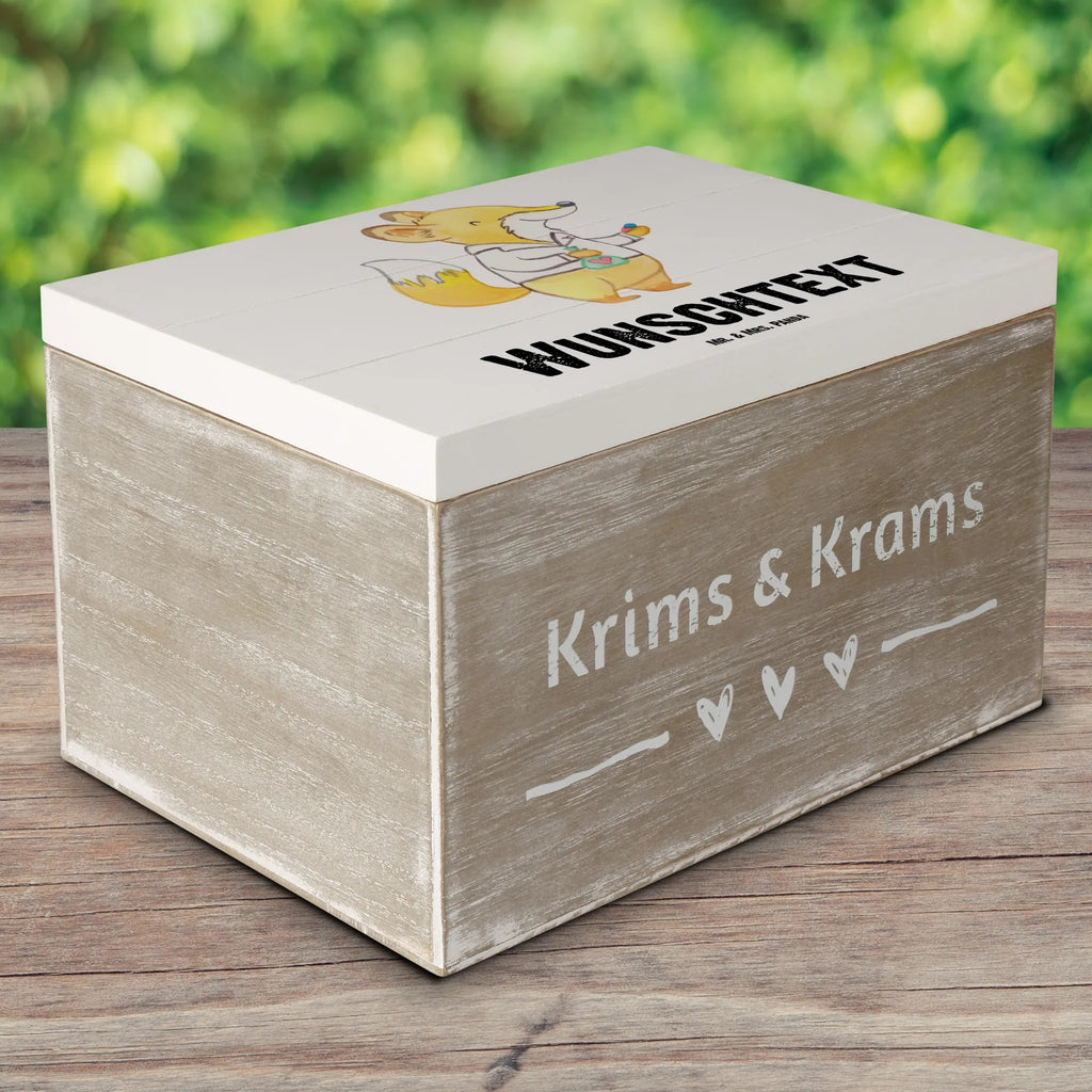 Personalisierte Holzkiste Apotheker Herz Holzkiste mit Namen, Kiste mit Namen, Schatzkiste mit Namen, Truhe mit Namen, Schatulle mit Namen, Erinnerungsbox mit Namen, Erinnerungskiste, mit Namen, Dekokiste mit Namen, Aufbewahrungsbox mit Namen, Holzkiste Personalisiert, Kiste Personalisiert, Schatzkiste Personalisiert, Truhe Personalisiert, Schatulle Personalisiert, Erinnerungsbox Personalisiert, Erinnerungskiste Personalisiert, Dekokiste Personalisiert, Aufbewahrungsbox Personalisiert, Geschenkbox personalisiert, GEschenkdose personalisiert, Beruf, Ausbildung, Jubiläum, Abschied, Rente, Kollege, Kollegin, Geschenk, Schenken, Arbeitskollege, Mitarbeiter, Firma, Danke, Dankeschön, Apotheker, Pharmazie, Staatsexamen, Approbation, Eröffnung Apotheke