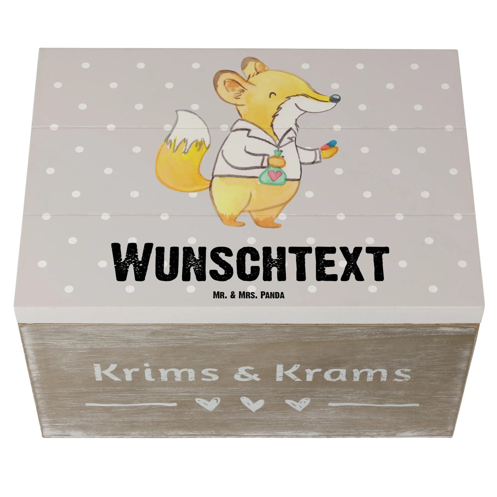 Personalisierte Holzkiste Apotheker Herz Holzkiste mit Namen, Kiste mit Namen, Schatzkiste mit Namen, Truhe mit Namen, Schatulle mit Namen, Erinnerungsbox mit Namen, Erinnerungskiste, mit Namen, Dekokiste mit Namen, Aufbewahrungsbox mit Namen, Holzkiste Personalisiert, Kiste Personalisiert, Schatzkiste Personalisiert, Truhe Personalisiert, Schatulle Personalisiert, Erinnerungsbox Personalisiert, Erinnerungskiste Personalisiert, Dekokiste Personalisiert, Aufbewahrungsbox Personalisiert, Geschenkbox personalisiert, GEschenkdose personalisiert, Beruf, Ausbildung, Jubiläum, Abschied, Rente, Kollege, Kollegin, Geschenk, Schenken, Arbeitskollege, Mitarbeiter, Firma, Danke, Dankeschön, Apotheker, Pharmazie, Staatsexamen, Approbation, Eröffnung Apotheke