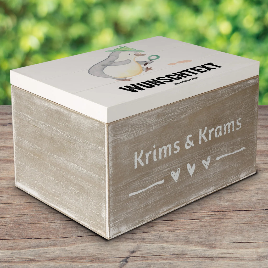 Personalisierte Holzkiste Detektiv Herz Holzkiste mit Namen, Kiste mit Namen, Schatzkiste mit Namen, Truhe mit Namen, Schatulle mit Namen, Erinnerungsbox mit Namen, Erinnerungskiste, mit Namen, Dekokiste mit Namen, Aufbewahrungsbox mit Namen, Holzkiste Personalisiert, Kiste Personalisiert, Schatzkiste Personalisiert, Truhe Personalisiert, Schatulle Personalisiert, Erinnerungsbox Personalisiert, Erinnerungskiste Personalisiert, Dekokiste Personalisiert, Aufbewahrungsbox Personalisiert, Geschenkbox personalisiert, GEschenkdose personalisiert, Beruf, Ausbildung, Jubiläum, Abschied, Rente, Kollege, Kollegin, Geschenk, Schenken, Arbeitskollege, Mitarbeiter, Firma, Danke, Dankeschön, Detektiv, Ermittler, Agent, Privatdetektei, Berufsdetektiv, Wirtschaftsdetektei, Detektivausbildung, Spurensuche