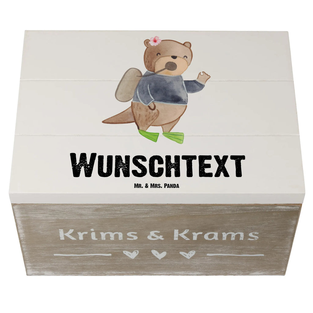 Personalisierte Holzkiste Taucherin Herz Holzkiste mit Namen, Kiste mit Namen, Schatzkiste mit Namen, Truhe mit Namen, Schatulle mit Namen, Erinnerungsbox mit Namen, Erinnerungskiste, mit Namen, Dekokiste mit Namen, Aufbewahrungsbox mit Namen, Holzkiste Personalisiert, Kiste Personalisiert, Schatzkiste Personalisiert, Truhe Personalisiert, Schatulle Personalisiert, Erinnerungsbox Personalisiert, Erinnerungskiste Personalisiert, Dekokiste Personalisiert, Aufbewahrungsbox Personalisiert, Geschenkbox personalisiert, GEschenkdose personalisiert, Beruf, Ausbildung, Jubiläum, Abschied, Rente, Kollege, Kollegin, Geschenk, Schenken, Arbeitskollege, Mitarbeiter, Firma, Danke, Dankeschön