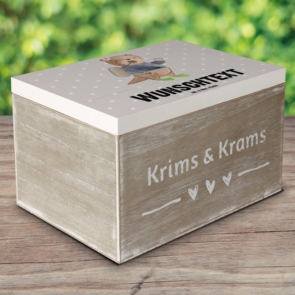 Personalisierte Holzkiste Taucherin Herz Holzkiste mit Namen, Kiste mit Namen, Schatzkiste mit Namen, Truhe mit Namen, Schatulle mit Namen, Erinnerungsbox mit Namen, Erinnerungskiste, mit Namen, Dekokiste mit Namen, Aufbewahrungsbox mit Namen, Holzkiste Personalisiert, Kiste Personalisiert, Schatzkiste Personalisiert, Truhe Personalisiert, Schatulle Personalisiert, Erinnerungsbox Personalisiert, Erinnerungskiste Personalisiert, Dekokiste Personalisiert, Aufbewahrungsbox Personalisiert, Geschenkbox personalisiert, GEschenkdose personalisiert, Beruf, Ausbildung, Jubiläum, Abschied, Rente, Kollege, Kollegin, Geschenk, Schenken, Arbeitskollege, Mitarbeiter, Firma, Danke, Dankeschön