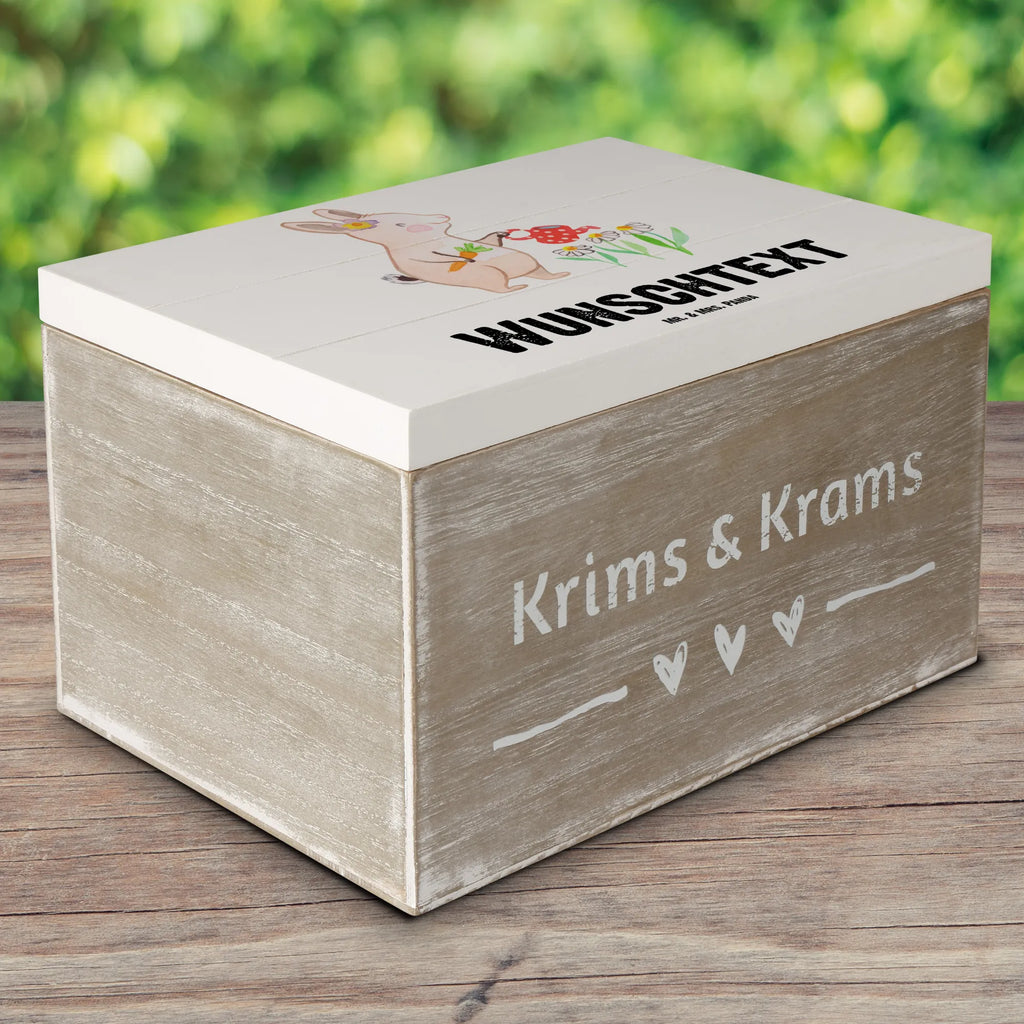 Personalisierte Holzkiste Gärtnerin mit Herz Holzkiste mit Namen, Kiste mit Namen, Schatzkiste mit Namen, Truhe mit Namen, Schatulle mit Namen, Erinnerungsbox mit Namen, Erinnerungskiste, mit Namen, Dekokiste mit Namen, Aufbewahrungsbox mit Namen, Holzkiste Personalisiert, Kiste Personalisiert, Schatzkiste Personalisiert, Truhe Personalisiert, Schatulle Personalisiert, Erinnerungsbox Personalisiert, Erinnerungskiste Personalisiert, Dekokiste Personalisiert, Aufbewahrungsbox Personalisiert, Geschenkbox personalisiert, GEschenkdose personalisiert, Beruf, Ausbildung, Jubiläum, Abschied, Rente, Kollege, Kollegin, Geschenk, Schenken, Arbeitskollege, Mitarbeiter, Firma, Danke, Dankeschön, Gärtnerin, Gartenplaner, Gärtnerei, Gartenbau, Hobbygärtnerin, Garten- und Landschaftsbauerin