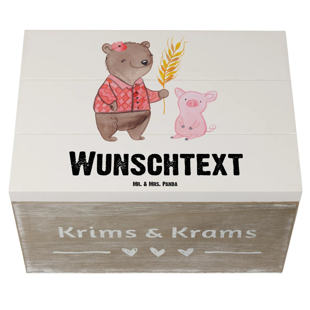 Personalisierte Holzkiste Bäuerin Herz Holzkiste mit Namen, Kiste mit Namen, Schatzkiste mit Namen, Truhe mit Namen, Schatulle mit Namen, Erinnerungsbox mit Namen, Erinnerungskiste, mit Namen, Dekokiste mit Namen, Aufbewahrungsbox mit Namen, Holzkiste Personalisiert, Kiste Personalisiert, Schatzkiste Personalisiert, Truhe Personalisiert, Schatulle Personalisiert, Erinnerungsbox Personalisiert, Erinnerungskiste Personalisiert, Dekokiste Personalisiert, Aufbewahrungsbox Personalisiert, Geschenkbox personalisiert, GEschenkdose personalisiert, Beruf, Ausbildung, Jubiläum, Abschied, Rente, Kollege, Kollegin, Geschenk, Schenken, Arbeitskollege, Mitarbeiter, Firma, Danke, Dankeschön, Landwirtin, Bäuerin, Tierwirtin, Agronomin, Farmerin, Bauernhof