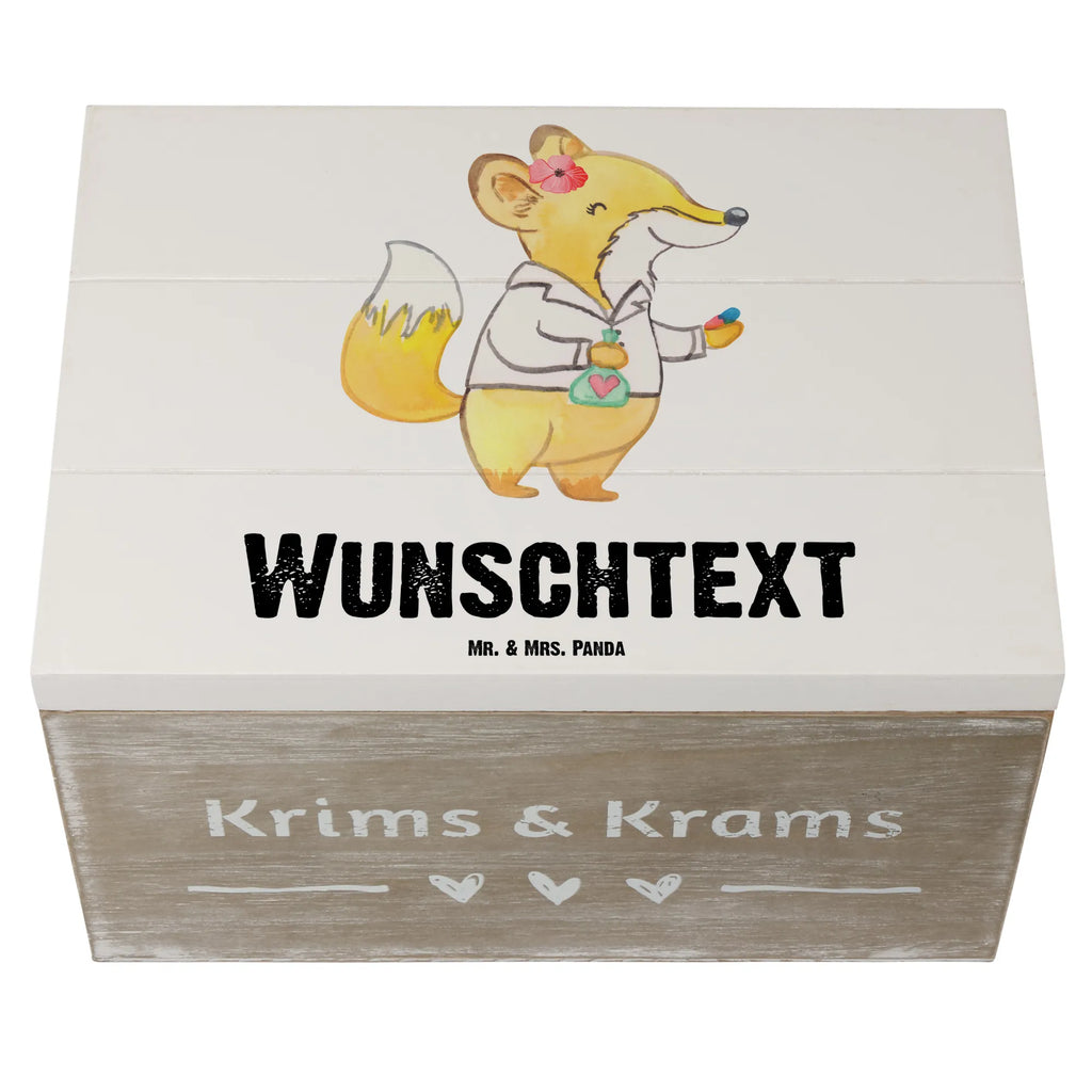 Personalisierte Holzkiste Apothekerin Herz Holzkiste mit Namen, Kiste mit Namen, Schatzkiste mit Namen, Truhe mit Namen, Schatulle mit Namen, Erinnerungsbox mit Namen, Erinnerungskiste, mit Namen, Dekokiste mit Namen, Aufbewahrungsbox mit Namen, Holzkiste Personalisiert, Kiste Personalisiert, Schatzkiste Personalisiert, Truhe Personalisiert, Schatulle Personalisiert, Erinnerungsbox Personalisiert, Erinnerungskiste Personalisiert, Dekokiste Personalisiert, Aufbewahrungsbox Personalisiert, Geschenkbox personalisiert, GEschenkdose personalisiert, Beruf, Ausbildung, Jubiläum, Abschied, Rente, Kollege, Kollegin, Geschenk, Schenken, Arbeitskollege, Mitarbeiter, Firma, Danke, Dankeschön, Apothekerin, Pharmazie, Staatsexamen, Approbation, Eröffnung Apotheke