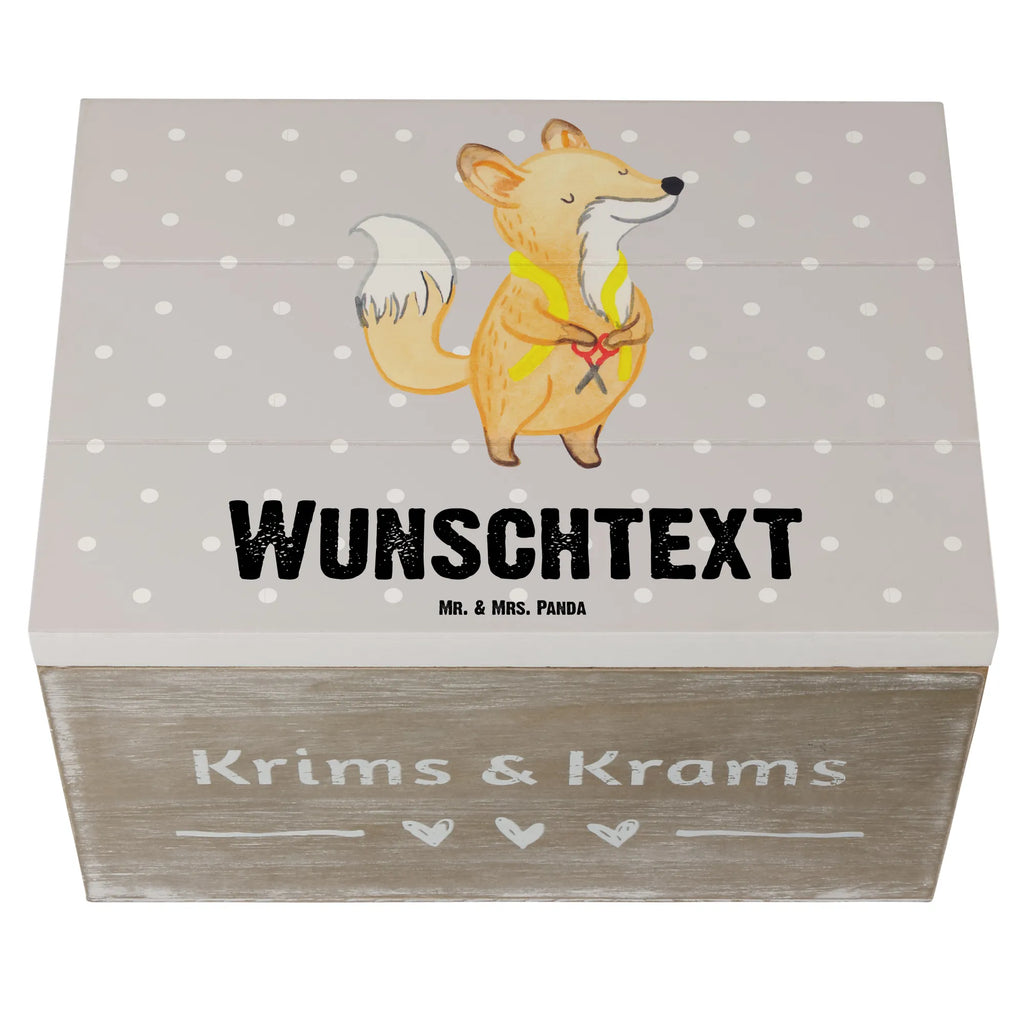 Personalisierte Holzkiste Schneider Herz Holzkiste mit Namen, Kiste mit Namen, Schatzkiste mit Namen, Truhe mit Namen, Schatulle mit Namen, Erinnerungsbox mit Namen, Erinnerungskiste, mit Namen, Dekokiste mit Namen, Aufbewahrungsbox mit Namen, Holzkiste Personalisiert, Kiste Personalisiert, Schatzkiste Personalisiert, Truhe Personalisiert, Schatulle Personalisiert, Erinnerungsbox Personalisiert, Erinnerungskiste Personalisiert, Dekokiste Personalisiert, Aufbewahrungsbox Personalisiert, Geschenkbox personalisiert, GEschenkdose personalisiert, Beruf, Ausbildung, Jubiläum, Abschied, Rente, Kollege, Kollegin, Geschenk, Schenken, Arbeitskollege, Mitarbeiter, Firma, Danke, Dankeschön