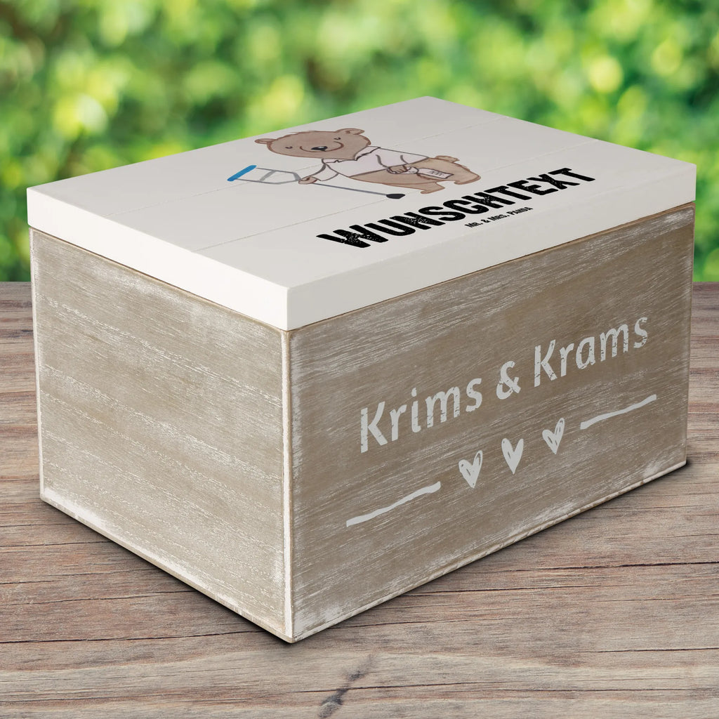 Personalisierte Holzkiste Orthopäde Herz Holzkiste mit Namen, Kiste mit Namen, Schatzkiste mit Namen, Truhe mit Namen, Schatulle mit Namen, Erinnerungsbox mit Namen, Erinnerungskiste, mit Namen, Dekokiste mit Namen, Aufbewahrungsbox mit Namen, Holzkiste Personalisiert, Kiste Personalisiert, Schatzkiste Personalisiert, Truhe Personalisiert, Schatulle Personalisiert, Erinnerungsbox Personalisiert, Erinnerungskiste Personalisiert, Dekokiste Personalisiert, Aufbewahrungsbox Personalisiert, Geschenkbox personalisiert, GEschenkdose personalisiert, Beruf, Ausbildung, Jubiläum, Abschied, Rente, Kollege, Kollegin, Geschenk, Schenken, Arbeitskollege, Mitarbeiter, Firma, Danke, Dankeschön, Orthopäde, Facharzt, Orthopädie, Praxis, Eröffnung