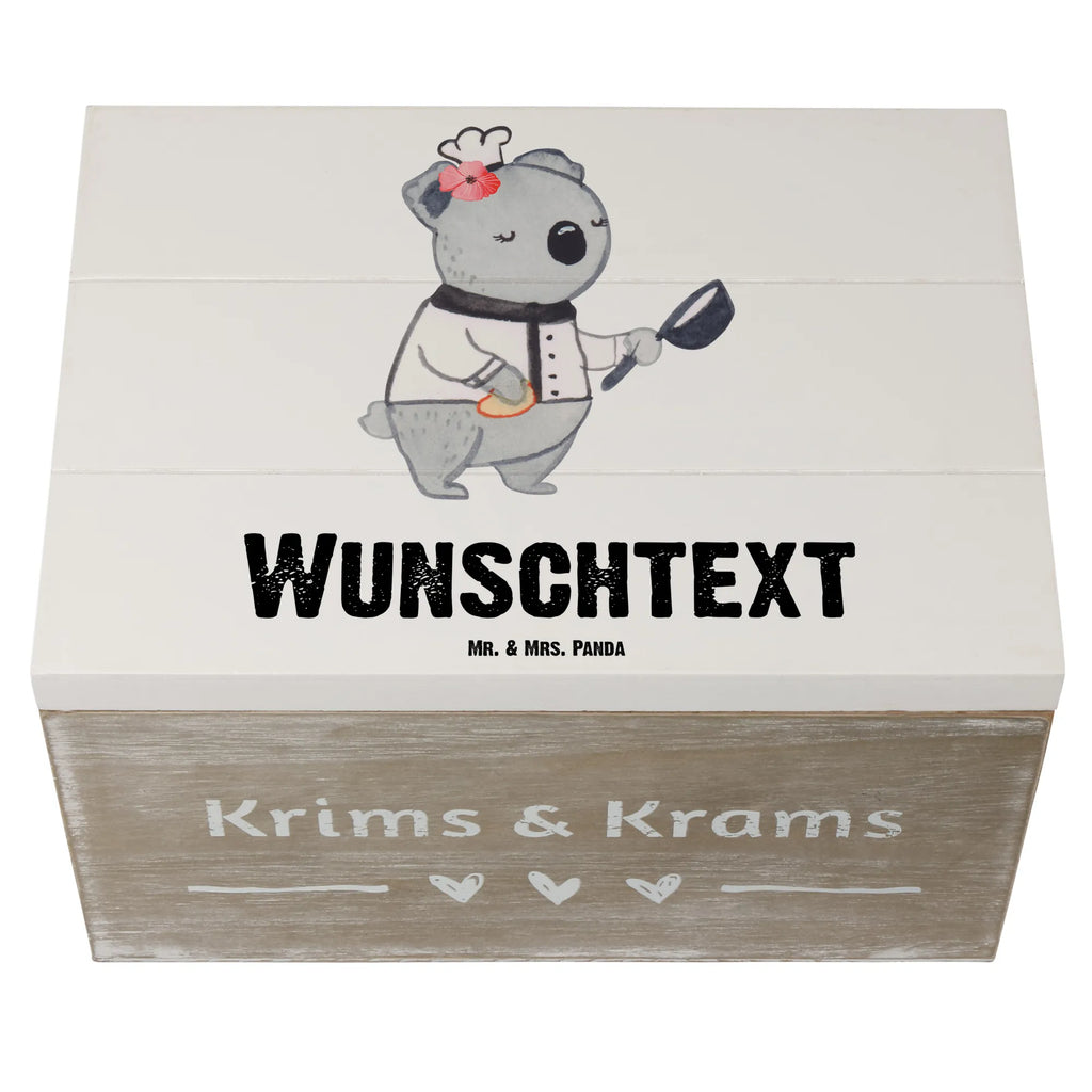 Personalisierte Holzkiste Beiköchin Herz Holzkiste mit Namen, Kiste mit Namen, Schatzkiste mit Namen, Truhe mit Namen, Schatulle mit Namen, Erinnerungsbox mit Namen, Erinnerungskiste, mit Namen, Dekokiste mit Namen, Aufbewahrungsbox mit Namen, Holzkiste Personalisiert, Kiste Personalisiert, Schatzkiste Personalisiert, Truhe Personalisiert, Schatulle Personalisiert, Erinnerungsbox Personalisiert, Erinnerungskiste Personalisiert, Dekokiste Personalisiert, Aufbewahrungsbox Personalisiert, Geschenkbox personalisiert, GEschenkdose personalisiert, Beruf, Ausbildung, Jubiläum, Abschied, Rente, Kollege, Kollegin, Geschenk, Schenken, Arbeitskollege, Mitarbeiter, Firma, Danke, Dankeschön, Beiköchin, Spülhilfe, Hilfsköchin, Jungkoch, Küchenhilfe, Gastronomie, Restaurant, Köchin