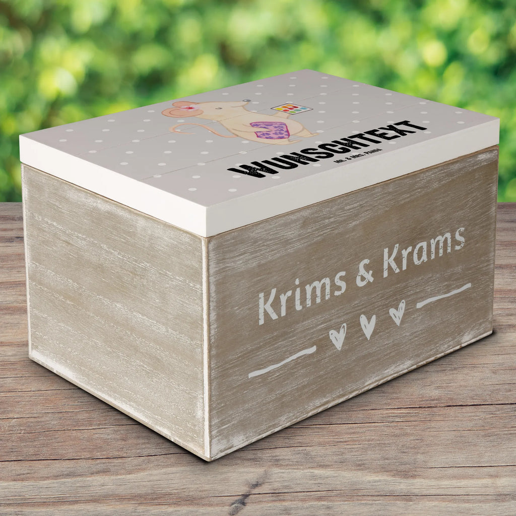 Personalisierte Holzkiste Raumausstatterin Herz Holzkiste mit Namen, Kiste mit Namen, Schatzkiste mit Namen, Truhe mit Namen, Schatulle mit Namen, Erinnerungsbox mit Namen, Erinnerungskiste, mit Namen, Dekokiste mit Namen, Aufbewahrungsbox mit Namen, Holzkiste Personalisiert, Kiste Personalisiert, Schatzkiste Personalisiert, Truhe Personalisiert, Schatulle Personalisiert, Erinnerungsbox Personalisiert, Erinnerungskiste Personalisiert, Dekokiste Personalisiert, Aufbewahrungsbox Personalisiert, Geschenkbox personalisiert, GEschenkdose personalisiert, Beruf, Ausbildung, Jubiläum, Abschied, Rente, Kollege, Kollegin, Geschenk, Schenken, Arbeitskollege, Mitarbeiter, Firma, Danke, Dankeschön