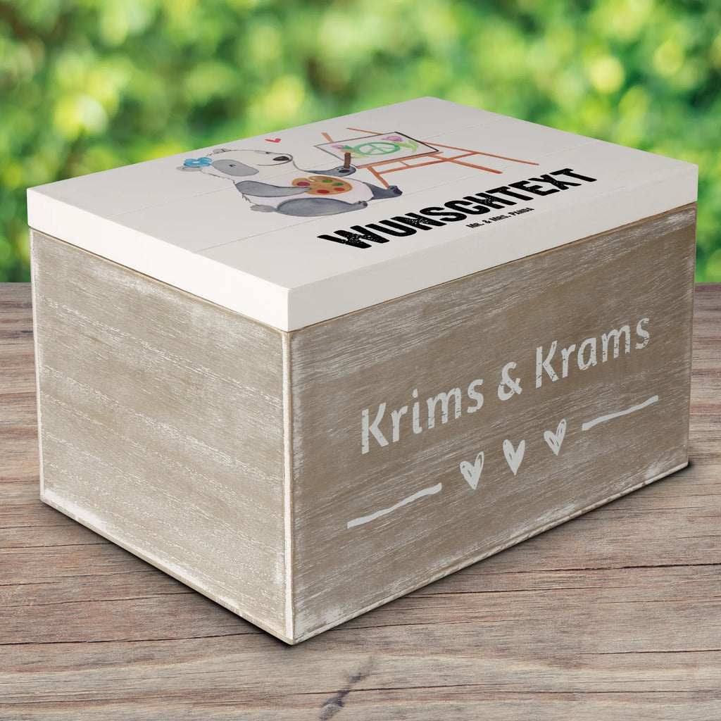 Personalisierte Holzkiste Kunstlehrerin Herz Holzkiste mit Namen, Kiste mit Namen, Schatzkiste mit Namen, Truhe mit Namen, Schatulle mit Namen, Erinnerungsbox mit Namen, Erinnerungskiste, mit Namen, Dekokiste mit Namen, Aufbewahrungsbox mit Namen, Holzkiste Personalisiert, Kiste Personalisiert, Schatzkiste Personalisiert, Truhe Personalisiert, Schatulle Personalisiert, Erinnerungsbox Personalisiert, Erinnerungskiste Personalisiert, Dekokiste Personalisiert, Aufbewahrungsbox Personalisiert, Geschenkbox personalisiert, GEschenkdose personalisiert, Beruf, Ausbildung, Jubiläum, Abschied, Rente, Kollege, Kollegin, Geschenk, Schenken, Arbeitskollege, Mitarbeiter, Firma, Danke, Dankeschön, Kunstlehrerin, Kunstunterricht, Kunstschule