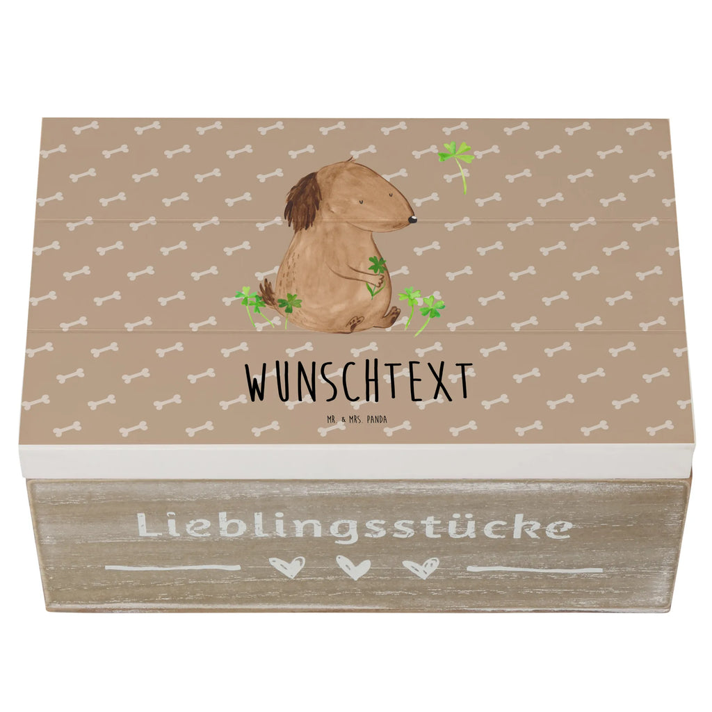 Personalisierte Holzkiste Hund Kleeblatt Holzkiste mit Namen, Kiste mit Namen, Schatzkiste mit Namen, Truhe mit Namen, Schatulle mit Namen, Erinnerungsbox mit Namen, Erinnerungskiste, mit Namen, Dekokiste mit Namen, Aufbewahrungsbox mit Namen, Holzkiste Personalisiert, Kiste Personalisiert, Schatzkiste Personalisiert, Truhe Personalisiert, Schatulle Personalisiert, Erinnerungsbox Personalisiert, Erinnerungskiste Personalisiert, Dekokiste Personalisiert, Aufbewahrungsbox Personalisiert, Geschenkbox personalisiert, GEschenkdose personalisiert, Hund, Hundemotiv, Haustier, Hunderasse, Tierliebhaber, Hundebesitzer, Sprüche, Kleeblatt, Glück, Tagträume, Motivation, Neuanfang, Geschenk, Glücksbringer, Selbstliebe, Achtsamkeit