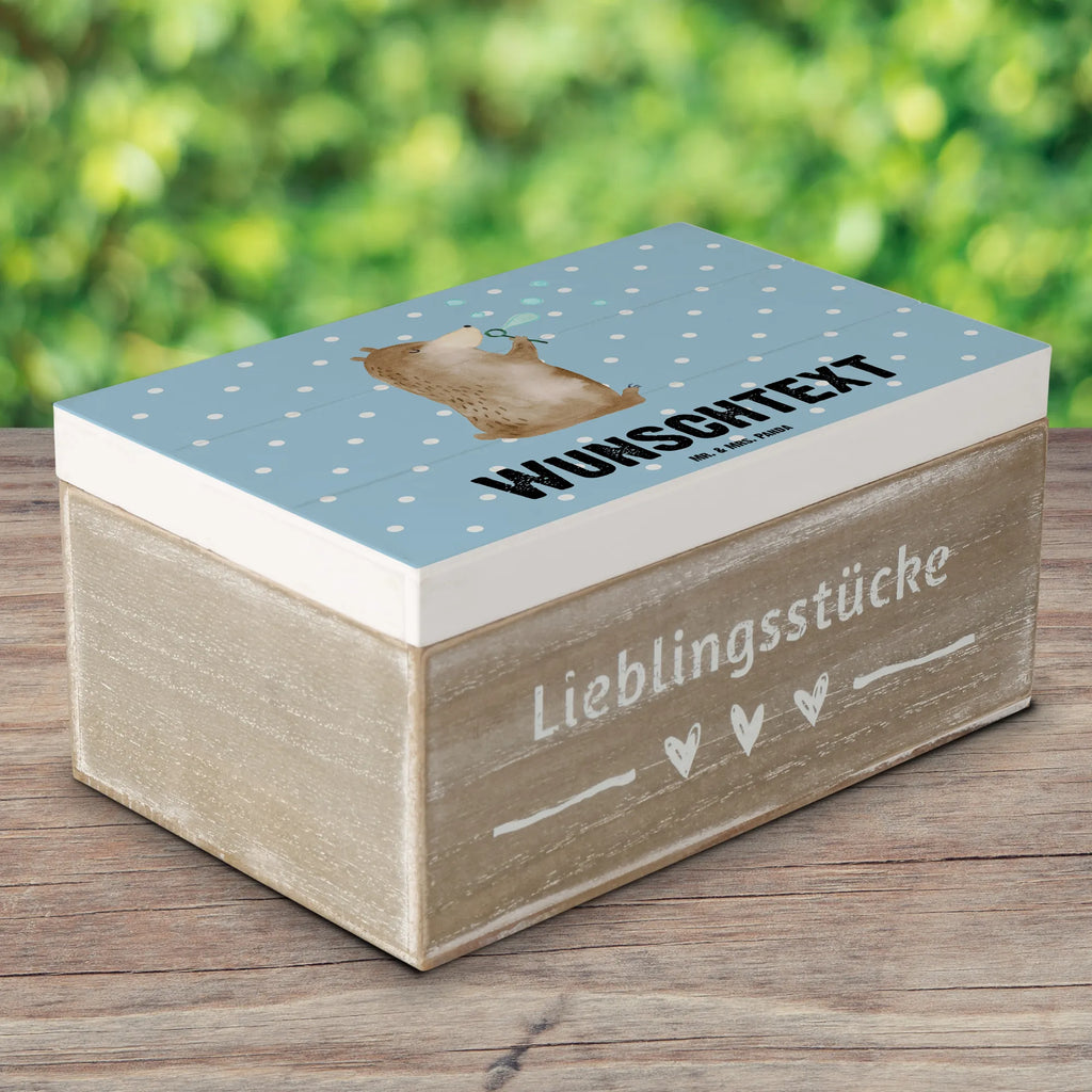 Personalisierte Holzkiste Bär Seifenblasen Holzkiste mit Namen, Kiste mit Namen, Schatzkiste mit Namen, Truhe mit Namen, Schatulle mit Namen, Erinnerungsbox mit Namen, Erinnerungskiste, mit Namen, Dekokiste mit Namen, Aufbewahrungsbox mit Namen, Holzkiste Personalisiert, Kiste Personalisiert, Schatzkiste Personalisiert, Truhe Personalisiert, Schatulle Personalisiert, Erinnerungsbox Personalisiert, Erinnerungskiste Personalisiert, Dekokiste Personalisiert, Aufbewahrungsbox Personalisiert, Geschenkbox personalisiert, GEschenkdose personalisiert, Bär, Teddy, Teddybär, Seifenblasen Bär Lustig Sein Glücklich Traurig Happy