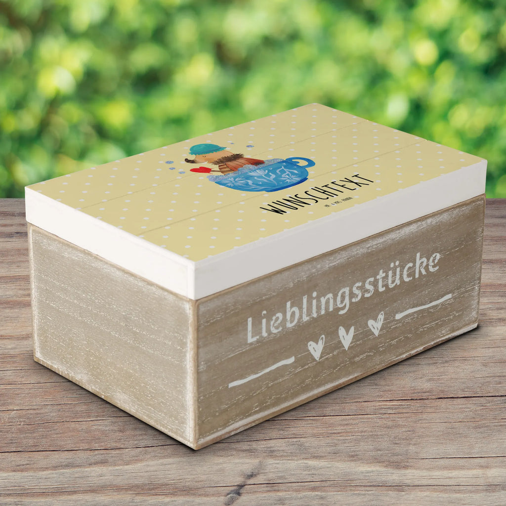 Personalisierte Holzkiste Nachtfalter Schaumbad Holzkiste mit Namen, Kiste mit Namen, Schatzkiste mit Namen, Truhe mit Namen, Schatulle mit Namen, Erinnerungsbox mit Namen, Erinnerungskiste, mit Namen, Dekokiste mit Namen, Aufbewahrungsbox mit Namen, Holzkiste Personalisiert, Kiste Personalisiert, Schatzkiste Personalisiert, Truhe Personalisiert, Schatulle Personalisiert, Erinnerungsbox Personalisiert, Erinnerungskiste Personalisiert, Dekokiste Personalisiert, Aufbewahrungsbox Personalisiert, Geschenkbox personalisiert, GEschenkdose personalisiert, Tiermotive, Gute Laune, lustige Sprüche, Tiere, Nachtfalter, Schaumbad, Badezimmer, Bad, WC, Badezimmerdeko, Baden, Tasse, Träumen, verträumt, Ziele, Zeitmanagement