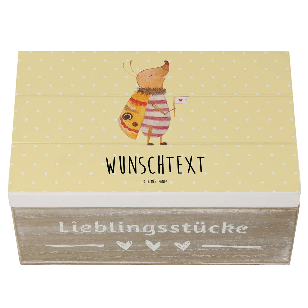 Personalisierte Holzkiste Nachtfalter Fähnchen Holzkiste mit Namen, Kiste mit Namen, Schatzkiste mit Namen, Truhe mit Namen, Schatulle mit Namen, Erinnerungsbox mit Namen, Erinnerungskiste, mit Namen, Dekokiste mit Namen, Aufbewahrungsbox mit Namen, Holzkiste Personalisiert, Kiste Personalisiert, Schatzkiste Personalisiert, Truhe Personalisiert, Schatulle Personalisiert, Erinnerungsbox Personalisiert, Erinnerungskiste Personalisiert, Dekokiste Personalisiert, Aufbewahrungsbox Personalisiert, Geschenkbox personalisiert, GEschenkdose personalisiert, Tiermotive, Gute Laune, lustige Sprüche, Tiere, Nachtfalter, Käfer, Spruch lustig, Spruch witzig, süß, niedlich, Küche Deko, Was kostet die Welt