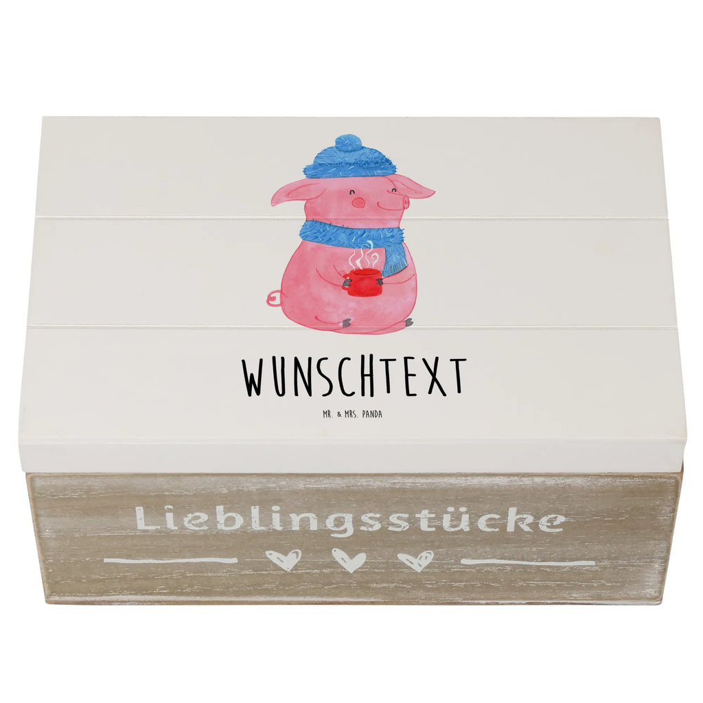 Personalisierte Holzkiste Schweinchen Glühwein Holzkiste mit Namen, Kiste mit Namen, Schatzkiste mit Namen, Truhe mit Namen, Schatulle mit Namen, Erinnerungsbox mit Namen, Erinnerungskiste, mit Namen, Dekokiste mit Namen, Aufbewahrungsbox mit Namen, Holzkiste Personalisiert, Kiste Personalisiert, Schatzkiste Personalisiert, Truhe Personalisiert, Schatulle Personalisiert, Erinnerungsbox Personalisiert, Erinnerungskiste Personalisiert, Dekokiste Personalisiert, Aufbewahrungsbox Personalisiert, Geschenkbox personalisiert, GEschenkdose personalisiert, Winter, Weihnachten, Weihnachtsdeko, Nikolaus, Advent, Heiligabend, Wintermotiv, Glühwein, Betrunken, Weihnachtsmarkt, Spruch