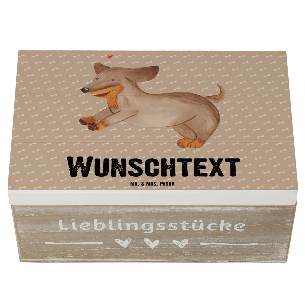 Personalisierte Holzkiste Hund Dackel Holzkiste mit Namen, Kiste mit Namen, Schatzkiste mit Namen, Truhe mit Namen, Schatulle mit Namen, Erinnerungsbox mit Namen, Erinnerungskiste, mit Namen, Dekokiste mit Namen, Aufbewahrungsbox mit Namen, Holzkiste Personalisiert, Kiste Personalisiert, Schatzkiste Personalisiert, Truhe Personalisiert, Schatulle Personalisiert, Erinnerungsbox Personalisiert, Erinnerungskiste Personalisiert, Dekokiste Personalisiert, Aufbewahrungsbox Personalisiert, Geschenkbox personalisiert, GEschenkdose personalisiert, Hund, Hundemotiv, Haustier, Hunderasse, Tierliebhaber, Hundebesitzer, Sprüche, Hunde, Dackel, Dachshund, happy dog