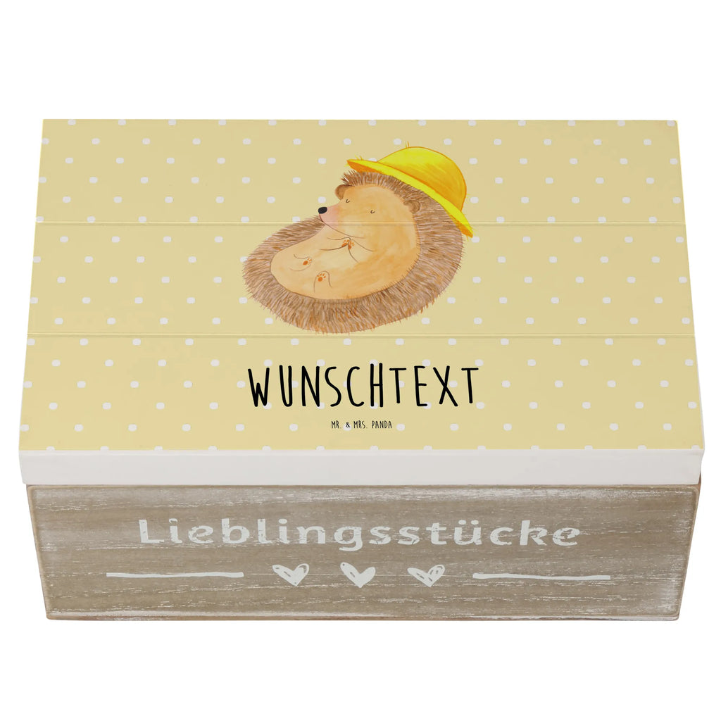 Personalisierte Holzkiste Igel betet Holzkiste mit Namen, Kiste mit Namen, Schatzkiste mit Namen, Truhe mit Namen, Schatulle mit Namen, Erinnerungsbox mit Namen, Erinnerungskiste, mit Namen, Dekokiste mit Namen, Aufbewahrungsbox mit Namen, Holzkiste Personalisiert, Kiste Personalisiert, Schatzkiste Personalisiert, Truhe Personalisiert, Schatulle Personalisiert, Erinnerungsbox Personalisiert, Erinnerungskiste Personalisiert, Dekokiste Personalisiert, Aufbewahrungsbox Personalisiert, Geschenkbox personalisiert, GEschenkdose personalisiert, Tiermotive, Gute Laune, lustige Sprüche, Tiere, Igel, Igel mit Hut, Sonnenhut, Gott, Amen, beten, Leben, Dankbarkeit, Dankbar sein, dankbar, genießen