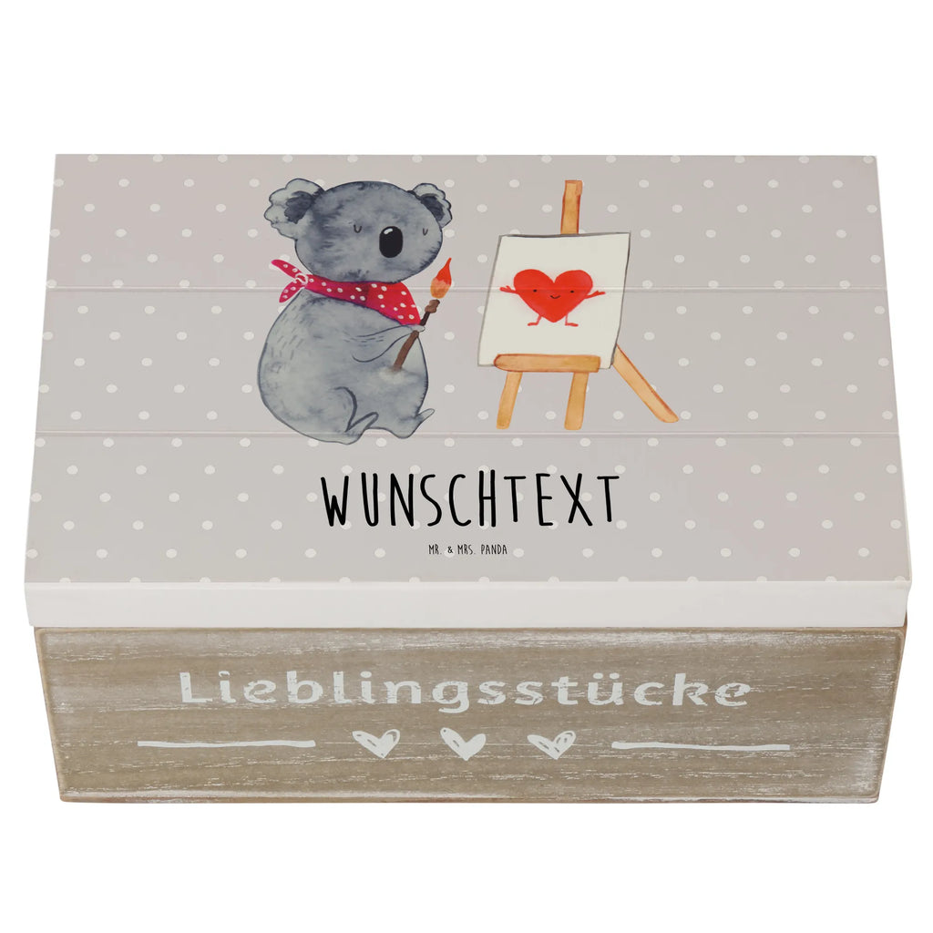 Personalisierte Holzkiste Koala Künstler Holzkiste mit Namen, Kiste mit Namen, Schatzkiste mit Namen, Truhe mit Namen, Schatulle mit Namen, Erinnerungsbox mit Namen, Erinnerungskiste, mit Namen, Dekokiste mit Namen, Aufbewahrungsbox mit Namen, Holzkiste Personalisiert, Kiste Personalisiert, Schatzkiste Personalisiert, Truhe Personalisiert, Schatulle Personalisiert, Erinnerungsbox Personalisiert, Erinnerungskiste Personalisiert, Dekokiste Personalisiert, Aufbewahrungsbox Personalisiert, Geschenkbox personalisiert, GEschenkdose personalisiert, Koala, Koalabär, Liebe, Liebensbeweis, Liebesgeschenk, Gefühle, Künstler, zeichnen