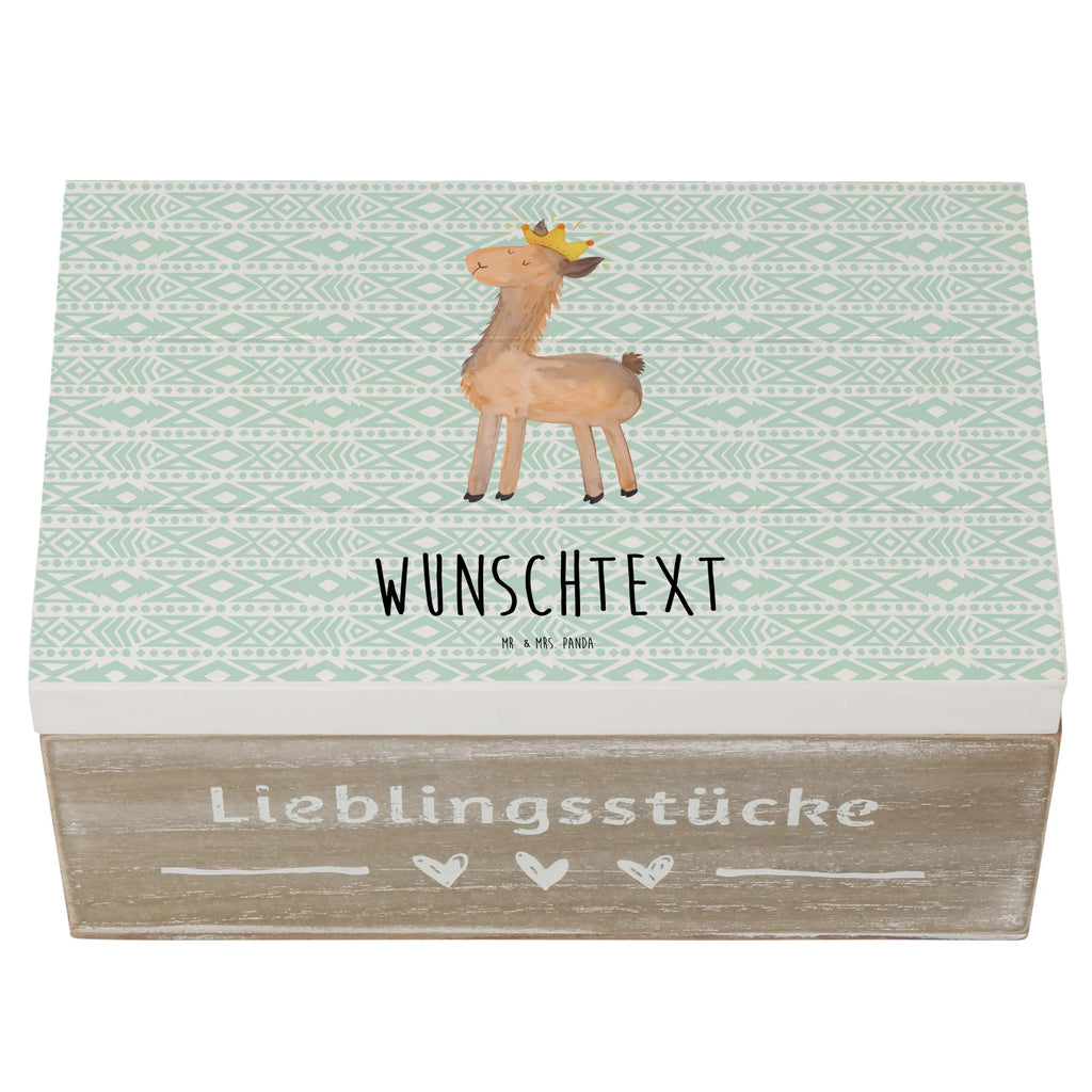 Personalisierte Holzkiste Lama König Holzkiste mit Namen, Kiste mit Namen, Schatzkiste mit Namen, Truhe mit Namen, Schatulle mit Namen, Erinnerungsbox mit Namen, Erinnerungskiste, mit Namen, Dekokiste mit Namen, Aufbewahrungsbox mit Namen, Holzkiste Personalisiert, Kiste Personalisiert, Schatzkiste Personalisiert, Truhe Personalisiert, Schatulle Personalisiert, Erinnerungsbox Personalisiert, Erinnerungskiste Personalisiert, Dekokiste Personalisiert, Aufbewahrungsbox Personalisiert, Geschenkbox personalisiert, GEschenkdose personalisiert, Lama, Alpaka, Lamas, König, Königin, Freundin, Mama, Papa, Büro Kollege, Kollegin, Chef, Vorgesetzter, Abi, Abitur