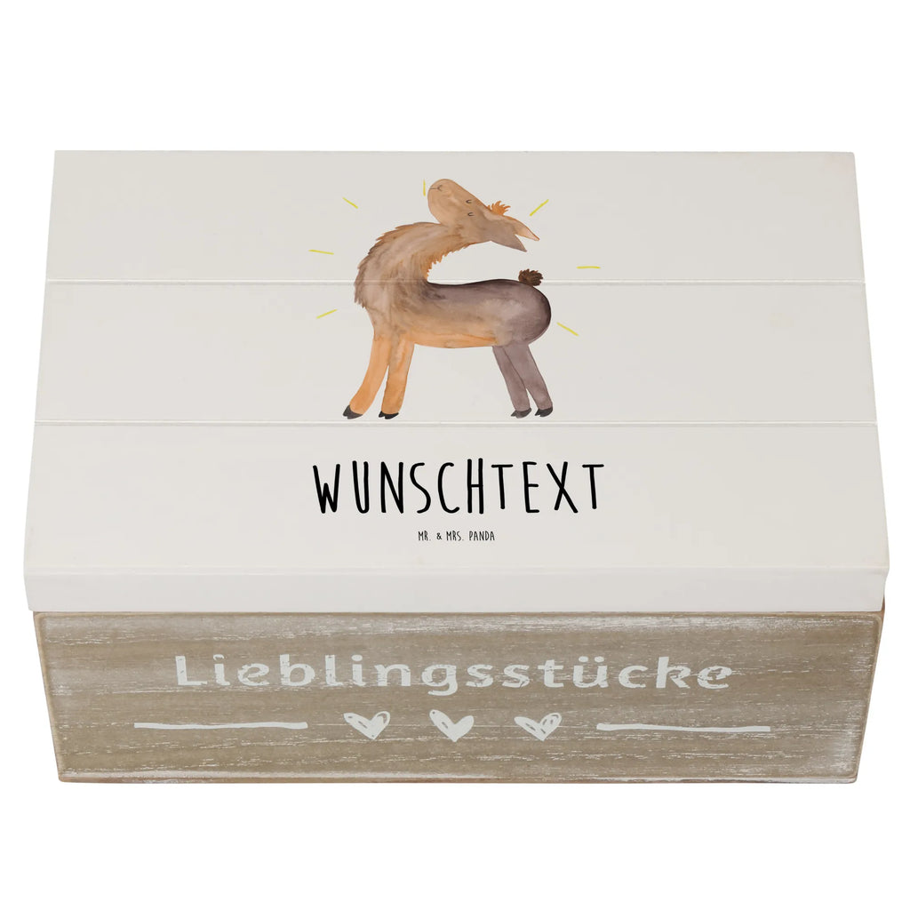 Personalisierte Holzkiste Lama Stolz Holzkiste mit Namen, Kiste mit Namen, Schatzkiste mit Namen, Truhe mit Namen, Schatulle mit Namen, Erinnerungsbox mit Namen, Erinnerungskiste, mit Namen, Dekokiste mit Namen, Aufbewahrungsbox mit Namen, Holzkiste Personalisiert, Kiste Personalisiert, Schatzkiste Personalisiert, Truhe Personalisiert, Schatulle Personalisiert, Erinnerungsbox Personalisiert, Erinnerungskiste Personalisiert, Dekokiste Personalisiert, Aufbewahrungsbox Personalisiert, Geschenkbox personalisiert, GEschenkdose personalisiert, Lama, Alpaka, Lamas, Außenseiter, Anders, Neustart, stolz, Hippie, Freundin, Freundinnen, beste Freundin, Kumpel, Familie, Family