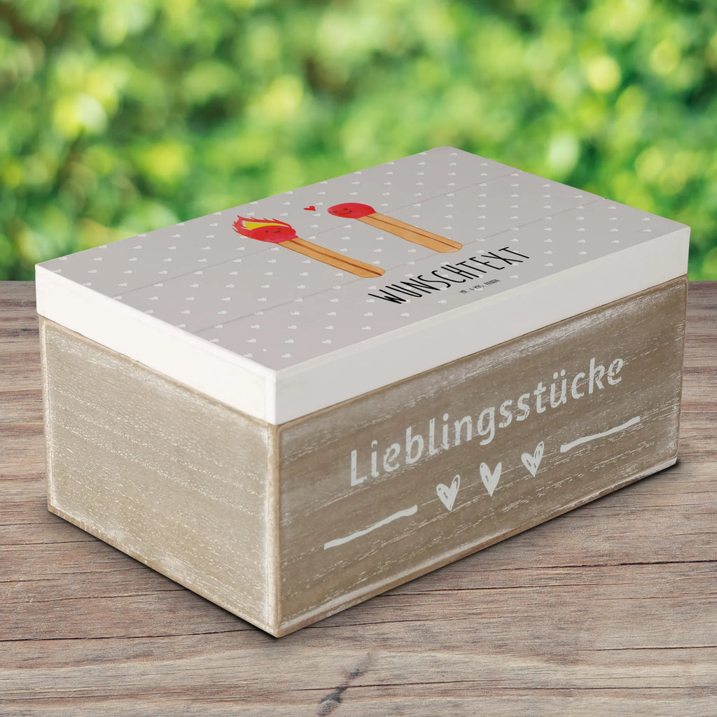 Personalisierte Holzkiste Streichhölzer Holzkiste mit Namen, Kiste mit Namen, Schatzkiste mit Namen, Truhe mit Namen, Schatulle mit Namen, Erinnerungsbox mit Namen, Erinnerungskiste, mit Namen, Dekokiste mit Namen, Aufbewahrungsbox mit Namen, Holzkiste Personalisiert, Kiste Personalisiert, Schatzkiste Personalisiert, Truhe Personalisiert, Schatulle Personalisiert, Erinnerungsbox Personalisiert, Erinnerungskiste Personalisiert, Dekokiste Personalisiert, Aufbewahrungsbox Personalisiert, Geschenkbox personalisiert, GEschenkdose personalisiert, Liebe, Partner, Freund, Freundin, Ehemann, Ehefrau, Heiraten, Verlobung, Heiratsantrag, Liebesgeschenk, Jahrestag, Hocheitstag, Streichhölzer