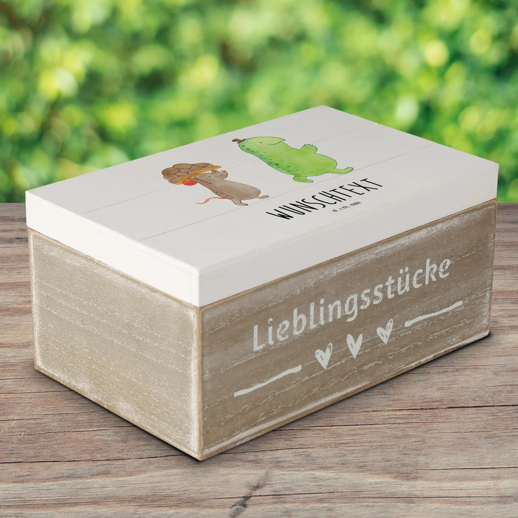 Personalisierte Holzkiste Schildkröte & Maus Holzkiste mit Namen, Kiste mit Namen, Schatzkiste mit Namen, Truhe mit Namen, Schatulle mit Namen, Erinnerungsbox mit Namen, Erinnerungskiste, mit Namen, Dekokiste mit Namen, Aufbewahrungsbox mit Namen, Holzkiste Personalisiert, Kiste Personalisiert, Schatzkiste Personalisiert, Truhe Personalisiert, Schatulle Personalisiert, Erinnerungsbox Personalisiert, Erinnerungskiste Personalisiert, Dekokiste Personalisiert, Aufbewahrungsbox Personalisiert, Geschenkbox personalisiert, GEschenkdose personalisiert, Schildkröte, Maus, Freunde, Freundinnen, beste Freunde, beste Freundinnen