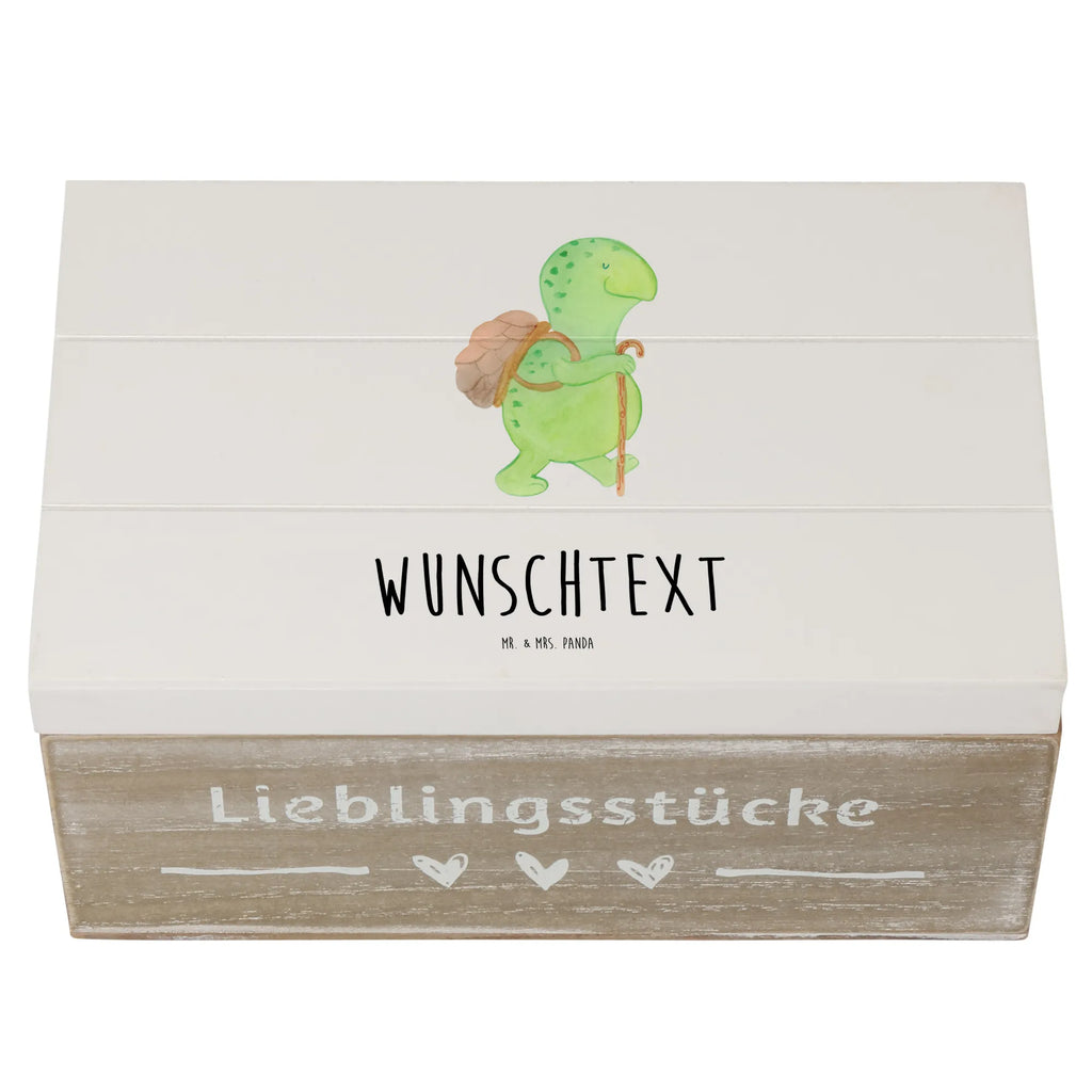 Personalisierte Holzkiste Schildkröte Wanderer Holzkiste mit Namen, Kiste mit Namen, Schatzkiste mit Namen, Truhe mit Namen, Schatulle mit Namen, Erinnerungsbox mit Namen, Erinnerungskiste, mit Namen, Dekokiste mit Namen, Aufbewahrungsbox mit Namen, Holzkiste Personalisiert, Kiste Personalisiert, Schatzkiste Personalisiert, Truhe Personalisiert, Schatulle Personalisiert, Erinnerungsbox Personalisiert, Erinnerungskiste Personalisiert, Dekokiste Personalisiert, Aufbewahrungsbox Personalisiert, Geschenkbox personalisiert, GEschenkdose personalisiert, Schildkröte, Schildkröten, Motivation, Motivationsspruch, Motivationssprüche, Neuanfang