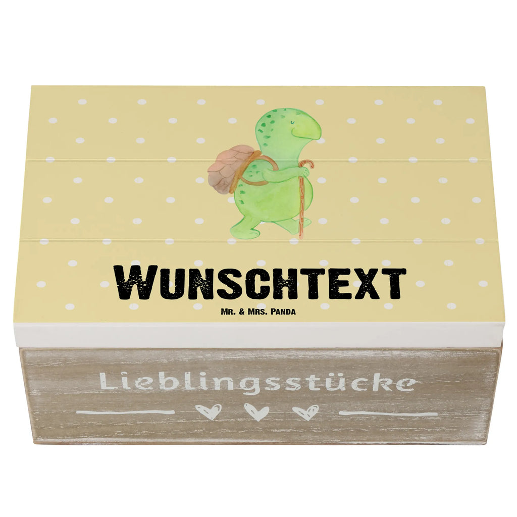 Personalisierte Holzkiste Schildkröte Wanderer Holzkiste mit Namen, Kiste mit Namen, Schatzkiste mit Namen, Truhe mit Namen, Schatulle mit Namen, Erinnerungsbox mit Namen, Erinnerungskiste, mit Namen, Dekokiste mit Namen, Aufbewahrungsbox mit Namen, Holzkiste Personalisiert, Kiste Personalisiert, Schatzkiste Personalisiert, Truhe Personalisiert, Schatulle Personalisiert, Erinnerungsbox Personalisiert, Erinnerungskiste Personalisiert, Dekokiste Personalisiert, Aufbewahrungsbox Personalisiert, Geschenkbox personalisiert, GEschenkdose personalisiert, Schildkröte, Schildkröten, Motivation, Motivationsspruch, Motivationssprüche, Neuanfang