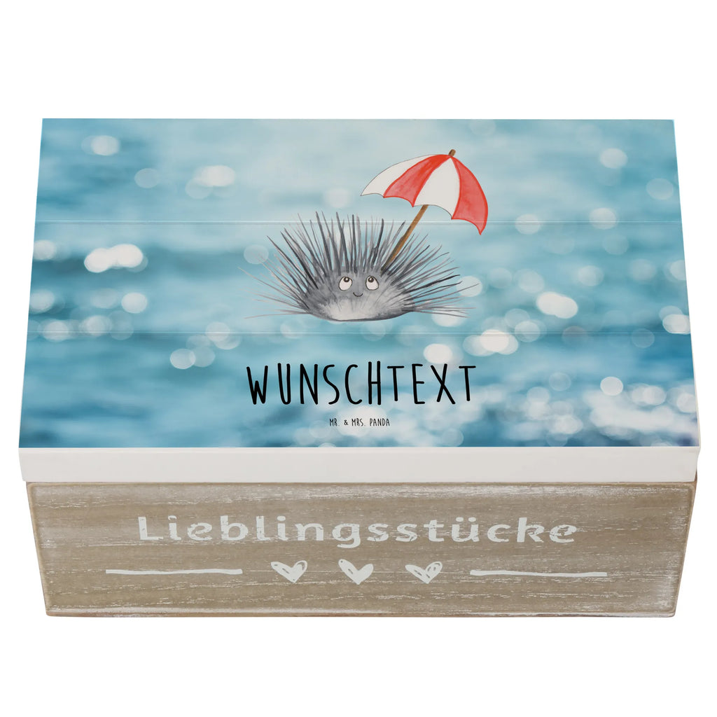 Personalisierte Holzkiste Seeigel Holzkiste mit Namen, Kiste mit Namen, Schatzkiste mit Namen, Truhe mit Namen, Schatulle mit Namen, Erinnerungsbox mit Namen, Erinnerungskiste, mit Namen, Dekokiste mit Namen, Aufbewahrungsbox mit Namen, Holzkiste Personalisiert, Kiste Personalisiert, Schatzkiste Personalisiert, Truhe Personalisiert, Schatulle Personalisiert, Erinnerungsbox Personalisiert, Erinnerungskiste Personalisiert, Dekokiste Personalisiert, Aufbewahrungsbox Personalisiert, Geschenkbox personalisiert, GEschenkdose personalisiert, Meerestiere, Meer, Urlaub, Seeigel, Achtsamkeit, Selbstakzeptanz, Selbstliebe, Hier und Jetzt, Leben, Lebe