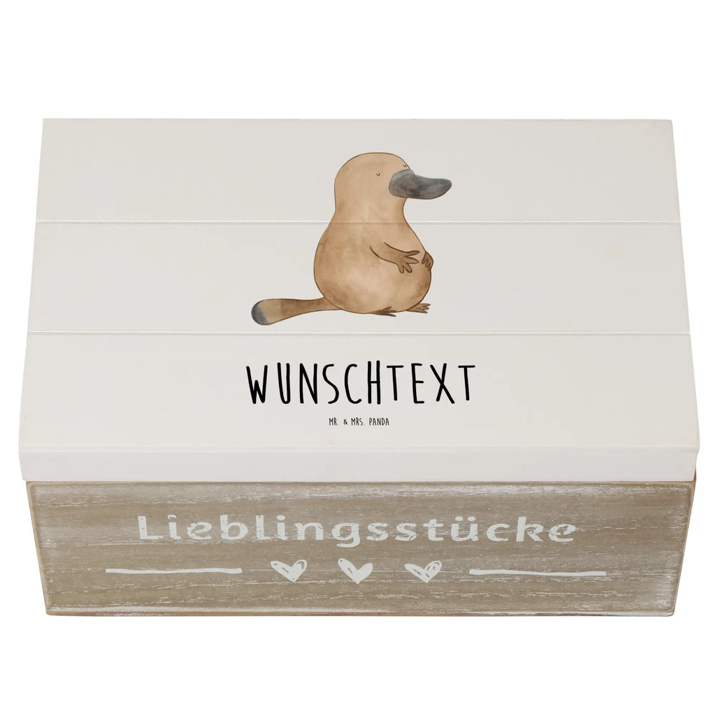 Personalisierte Holzkiste Schnabeltier Mut Holzkiste mit Namen, Kiste mit Namen, Schatzkiste mit Namen, Truhe mit Namen, Schatulle mit Namen, Erinnerungsbox mit Namen, Erinnerungskiste, mit Namen, Dekokiste mit Namen, Aufbewahrungsbox mit Namen, Holzkiste Personalisiert, Kiste Personalisiert, Schatzkiste Personalisiert, Truhe Personalisiert, Schatulle Personalisiert, Erinnerungsbox Personalisiert, Erinnerungskiste Personalisiert, Dekokiste Personalisiert, Aufbewahrungsbox Personalisiert, Geschenkbox personalisiert, GEschenkdose personalisiert, Meerestiere, Meer, Urlaub, Schnabeltier, Mut, mutig, Lebensweisheit, Schnabeltiere, Motivation, Training, Büro, Arbeit, Neuanfang, Neustart, Weltreise, Raodtrip