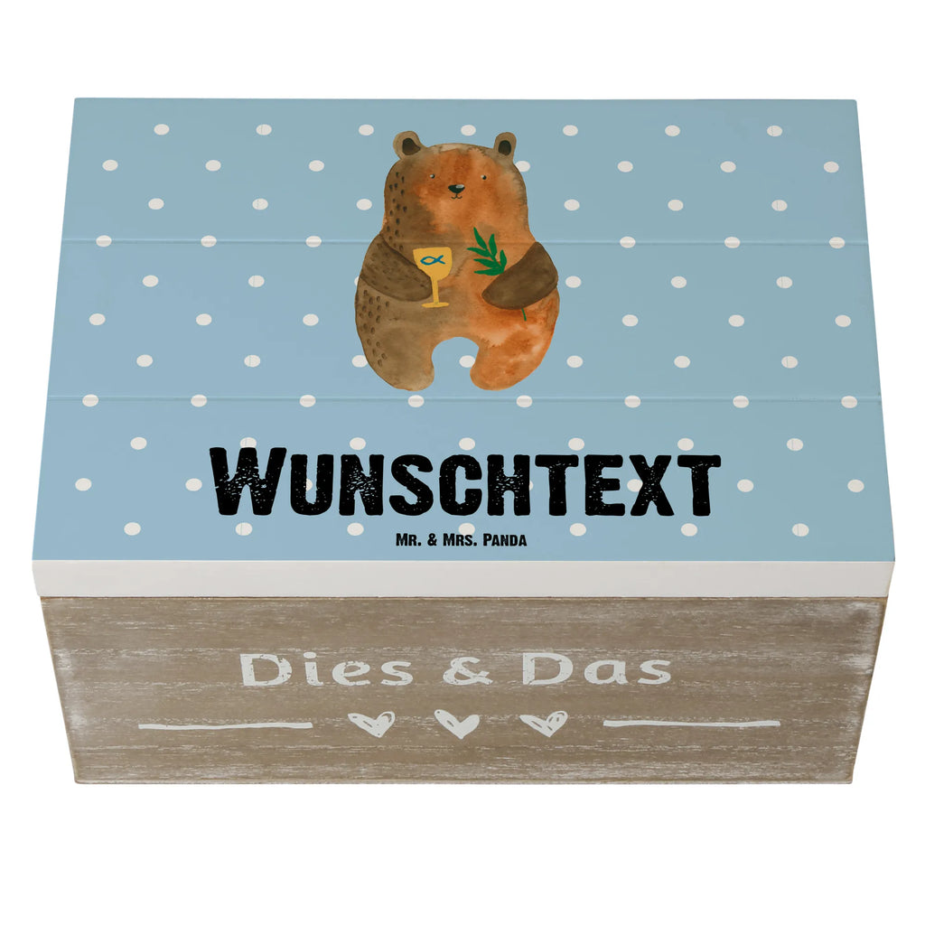 Personalisierte Holzkiste Bär Konfirmation Holzkiste mit Namen, Kiste mit Namen, Schatzkiste mit Namen, Truhe mit Namen, Schatulle mit Namen, Erinnerungsbox mit Namen, Erinnerungskiste, mit Namen, Dekokiste mit Namen, Aufbewahrungsbox mit Namen, Holzkiste Personalisiert, Kiste Personalisiert, Schatzkiste Personalisiert, Truhe Personalisiert, Schatulle Personalisiert, Erinnerungsbox Personalisiert, Erinnerungskiste Personalisiert, Dekokiste Personalisiert, Aufbewahrungsbox Personalisiert, Geschenkbox personalisiert, GEschenkdose personalisiert, Bär, Teddy, Teddybär, Konfirmation, Kirche, evangelisch, Gottesdienst