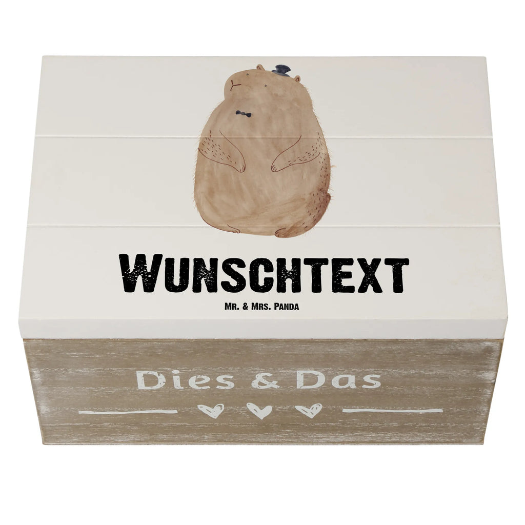 Personalisierte Holzkiste Murmeltier Holzkiste mit Namen, Kiste mit Namen, Schatzkiste mit Namen, Truhe mit Namen, Schatulle mit Namen, Erinnerungsbox mit Namen, Erinnerungskiste, mit Namen, Dekokiste mit Namen, Aufbewahrungsbox mit Namen, Holzkiste Personalisiert, Kiste Personalisiert, Schatzkiste Personalisiert, Truhe Personalisiert, Schatulle Personalisiert, Erinnerungsbox Personalisiert, Erinnerungskiste Personalisiert, Dekokiste Personalisiert, Aufbewahrungsbox Personalisiert, Geschenkbox personalisiert, GEschenkdose personalisiert, Tiermotive, Gute Laune, lustige Sprüche, Tiere, Murmeltier, Knigge, Fröhlichkeit, Freundlichkeit, Respekt, Anstand