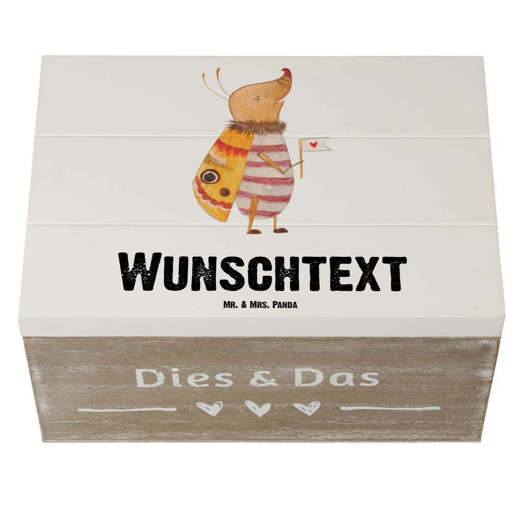 Personalisierte Holzkiste Nachtfalter Fähnchen Holzkiste mit Namen, Kiste mit Namen, Schatzkiste mit Namen, Truhe mit Namen, Schatulle mit Namen, Erinnerungsbox mit Namen, Erinnerungskiste, mit Namen, Dekokiste mit Namen, Aufbewahrungsbox mit Namen, Holzkiste Personalisiert, Kiste Personalisiert, Schatzkiste Personalisiert, Truhe Personalisiert, Schatulle Personalisiert, Erinnerungsbox Personalisiert, Erinnerungskiste Personalisiert, Dekokiste Personalisiert, Aufbewahrungsbox Personalisiert, Geschenkbox personalisiert, GEschenkdose personalisiert, Tiermotive, Gute Laune, lustige Sprüche, Tiere, Nachtfalter, Käfer, Spruch lustig, Spruch witzig, süß, niedlich, Küche Deko, Was kostet die Welt