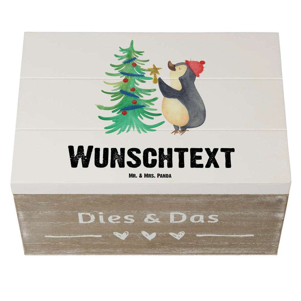 Personalisierte Holzkiste Pinguin Weihnachtsbaum Holzkiste mit Namen, Kiste mit Namen, Schatzkiste mit Namen, Truhe mit Namen, Schatulle mit Namen, Erinnerungsbox mit Namen, Erinnerungskiste, mit Namen, Dekokiste mit Namen, Aufbewahrungsbox mit Namen, Holzkiste Personalisiert, Kiste Personalisiert, Schatzkiste Personalisiert, Truhe Personalisiert, Schatulle Personalisiert, Erinnerungsbox Personalisiert, Erinnerungskiste Personalisiert, Dekokiste Personalisiert, Aufbewahrungsbox Personalisiert, Geschenkbox personalisiert, GEschenkdose personalisiert, Winter, Weihnachten, Weihnachtsdeko, Nikolaus, Advent, Heiligabend, Wintermotiv, Pinguin