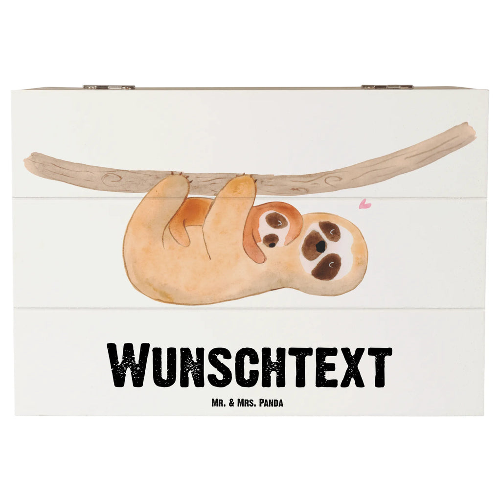 Personalisierte Holzkiste Faultier Kind Holzkiste mit Namen, Kiste mit Namen, Schatzkiste mit Namen, Truhe mit Namen, Schatulle mit Namen, Erinnerungsbox mit Namen, Erinnerungskiste, mit Namen, Dekokiste mit Namen, Aufbewahrungsbox mit Namen, Holzkiste Personalisiert, Kiste Personalisiert, Schatzkiste Personalisiert, Truhe Personalisiert, Schatulle Personalisiert, Erinnerungsbox Personalisiert, Erinnerungskiste Personalisiert, Dekokiste Personalisiert, Aufbewahrungsbox Personalisiert, Geschenkbox personalisiert, GEschenkdose personalisiert, Faultier, Faultier Geschenk, Faultier Deko, Kind, Baby, Liebe, Mutter, Mama, Geburt, Kinder, Faulheit, Spaß, Niedlichkeit