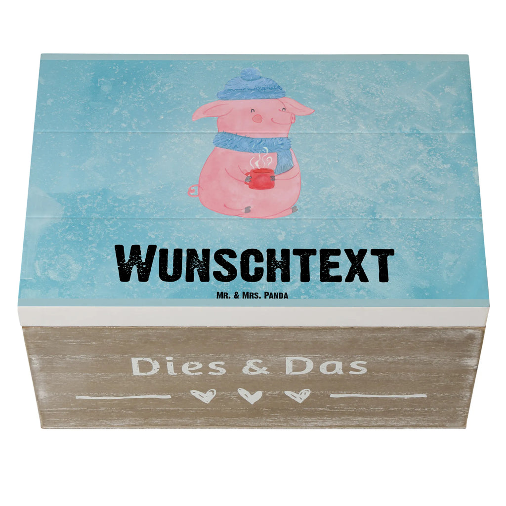 Personalisierte Holzkiste Schweinchen Glühwein Holzkiste mit Namen, Kiste mit Namen, Schatzkiste mit Namen, Truhe mit Namen, Schatulle mit Namen, Erinnerungsbox mit Namen, Erinnerungskiste, mit Namen, Dekokiste mit Namen, Aufbewahrungsbox mit Namen, Holzkiste Personalisiert, Kiste Personalisiert, Schatzkiste Personalisiert, Truhe Personalisiert, Schatulle Personalisiert, Erinnerungsbox Personalisiert, Erinnerungskiste Personalisiert, Dekokiste Personalisiert, Aufbewahrungsbox Personalisiert, Geschenkbox personalisiert, GEschenkdose personalisiert, Winter, Weihnachten, Weihnachtsdeko, Nikolaus, Advent, Heiligabend, Wintermotiv, Glühwein, Betrunken, Weihnachtsmarkt, Spruch