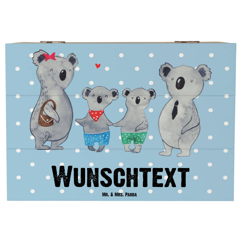 Personalisierte Holzkiste Koala Familie zwei Holzkiste mit Namen, Kiste mit Namen, Schatzkiste mit Namen, Truhe mit Namen, Schatulle mit Namen, Erinnerungsbox mit Namen, Erinnerungskiste, mit Namen, Dekokiste mit Namen, Aufbewahrungsbox mit Namen, Holzkiste Personalisiert, Kiste Personalisiert, Schatzkiste Personalisiert, Truhe Personalisiert, Schatulle Personalisiert, Erinnerungsbox Personalisiert, Erinnerungskiste Personalisiert, Dekokiste Personalisiert, Aufbewahrungsbox Personalisiert, Geschenkbox personalisiert, GEschenkdose personalisiert, Familie, Vatertag, Muttertag, Bruder, Schwester, Mama, Papa, Oma, Opa, Koala, Koalabär, beste Familie, Familienzeit, Familienleben, Koalafamilie, Lieblingsfamilie