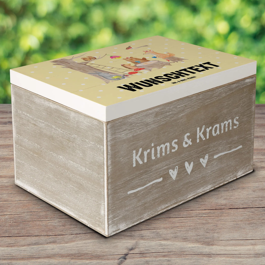 Personalisierte Holzkiste Waldtiere Picknick Holzkiste mit Namen, Kiste mit Namen, Schatzkiste mit Namen, Truhe mit Namen, Schatulle mit Namen, Erinnerungsbox mit Namen, Erinnerungskiste, mit Namen, Dekokiste mit Namen, Aufbewahrungsbox mit Namen, Holzkiste Personalisiert, Kiste Personalisiert, Schatzkiste Personalisiert, Truhe Personalisiert, Schatulle Personalisiert, Erinnerungsbox Personalisiert, Erinnerungskiste Personalisiert, Dekokiste Personalisiert, Aufbewahrungsbox Personalisiert, Geschenkbox personalisiert, GEschenkdose personalisiert, Tiermotive, Gute Laune, lustige Sprüche, Tiere, Waldtiere, Picknick, Wald, Fuchs, Hase, Igel, Maus, Eichhörnchen